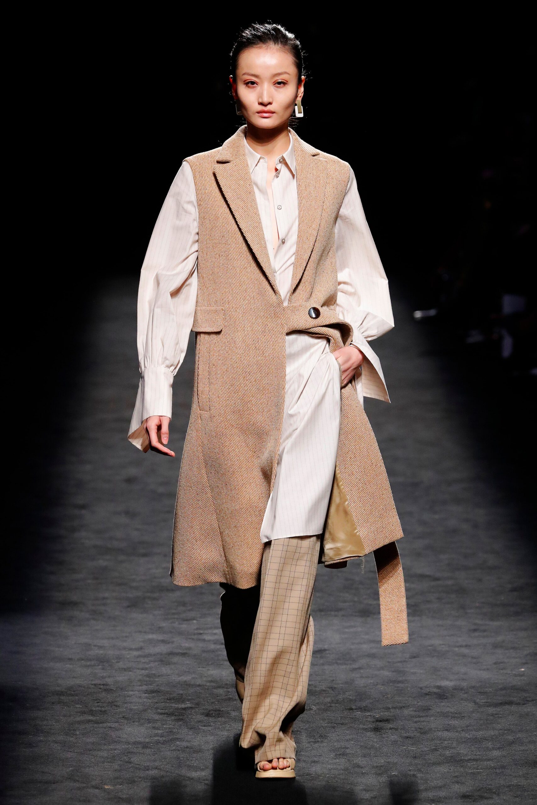 Ángel Schlesser Madrid F/W 20 Look 145