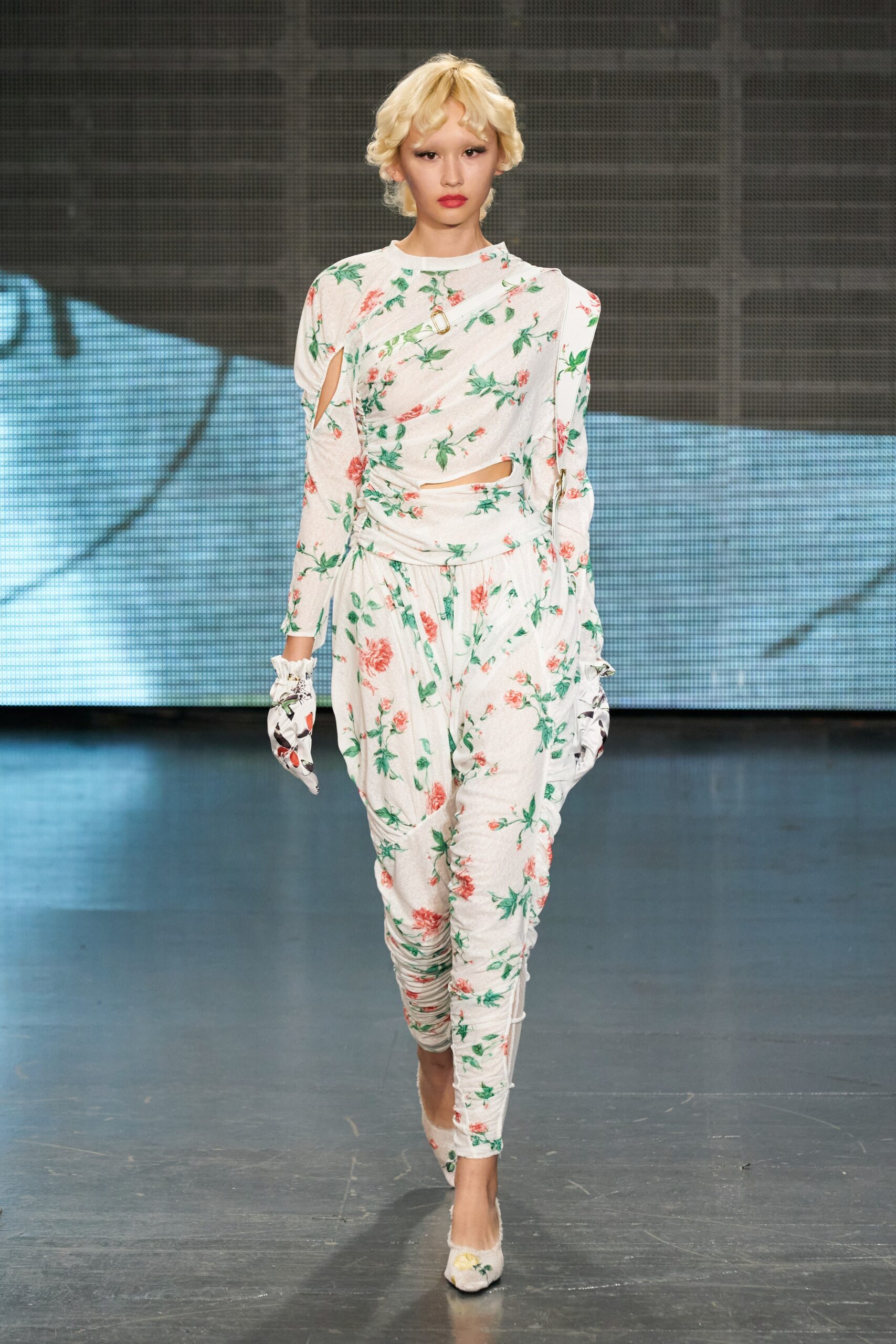 Yuhan Wang S/S 22 Look 14