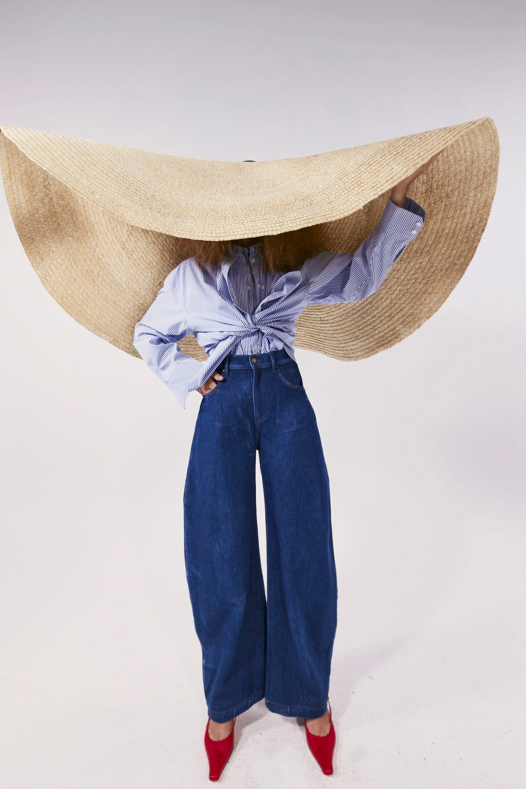 A.W.A.K.E. MODE S/S 24 Look 217