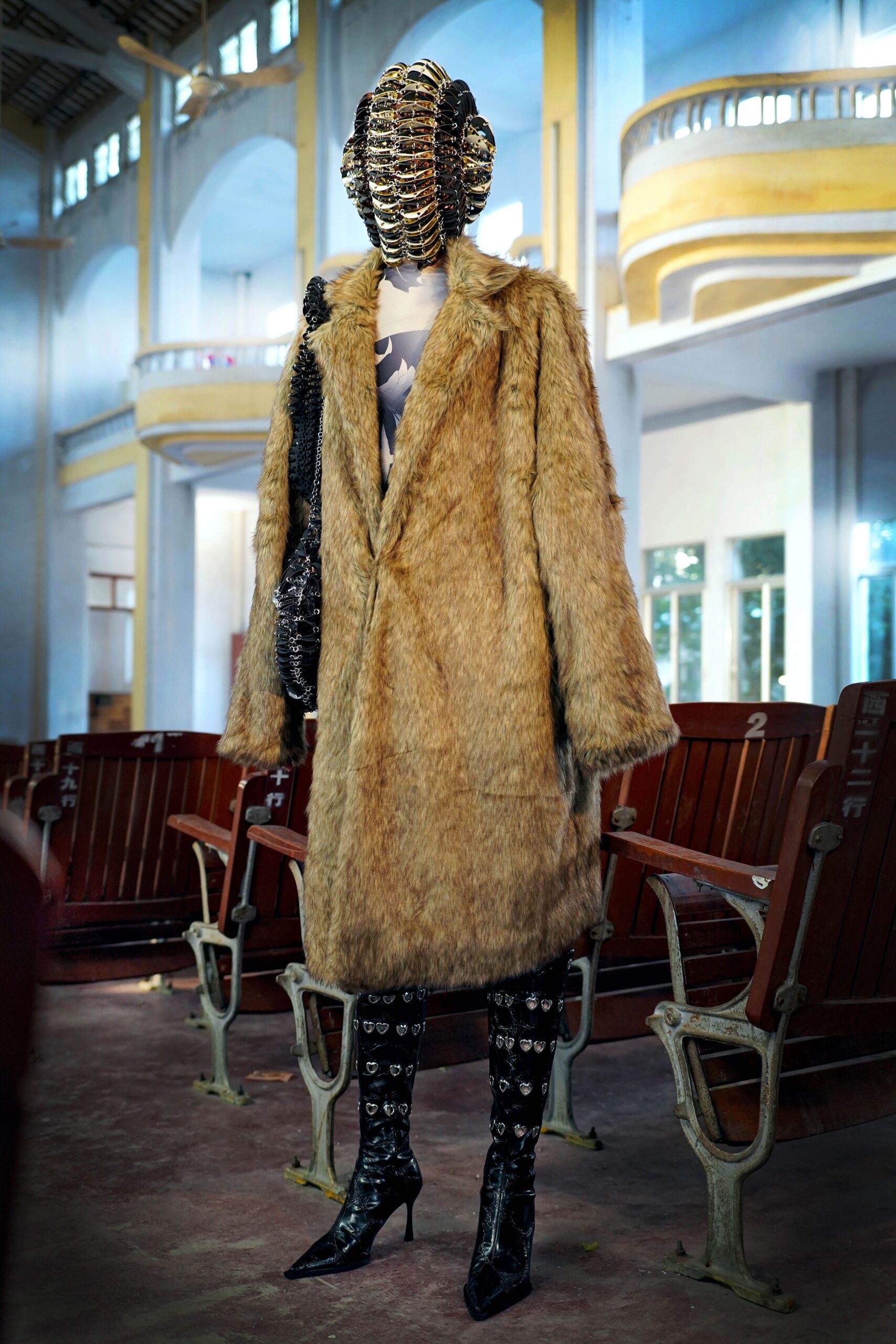 Yueqi Qi Shanghai F/W 22 Look 14