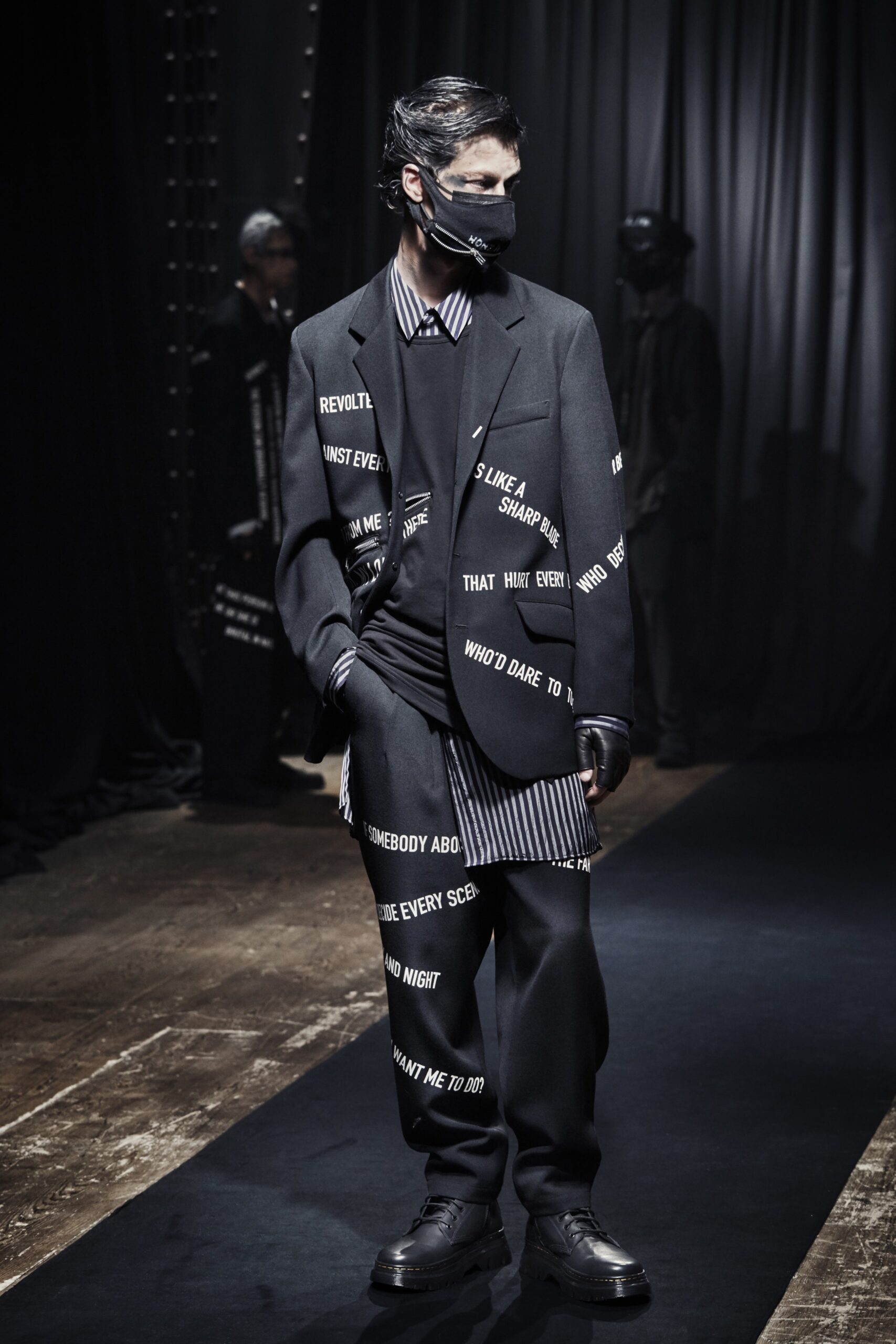 Yohji Yamamoto F/W 21 Menswear Look 15