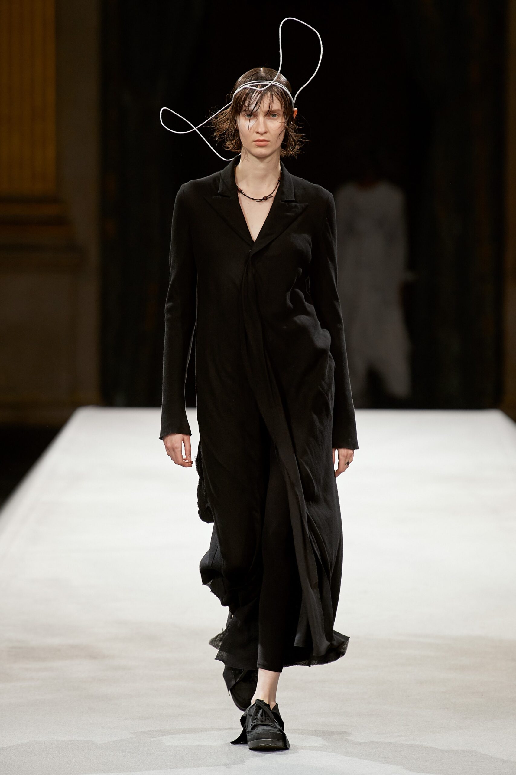 Yohji Yamamoto F/W 22 Look 15