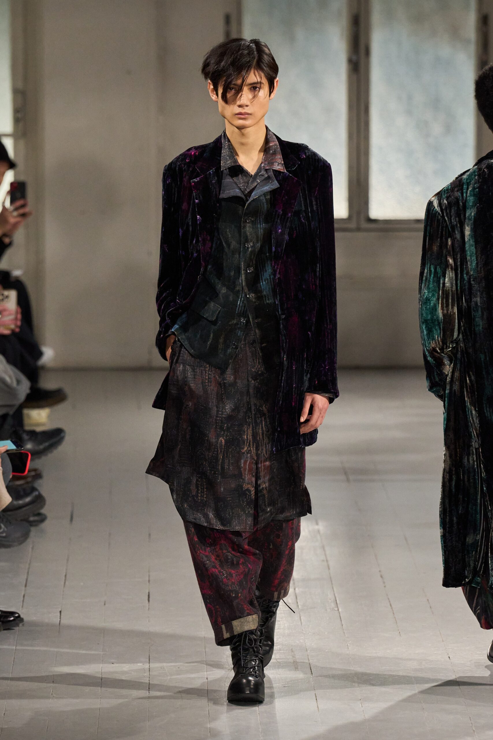 Yohji Yamamoto F/W 23 Menswear Look 15