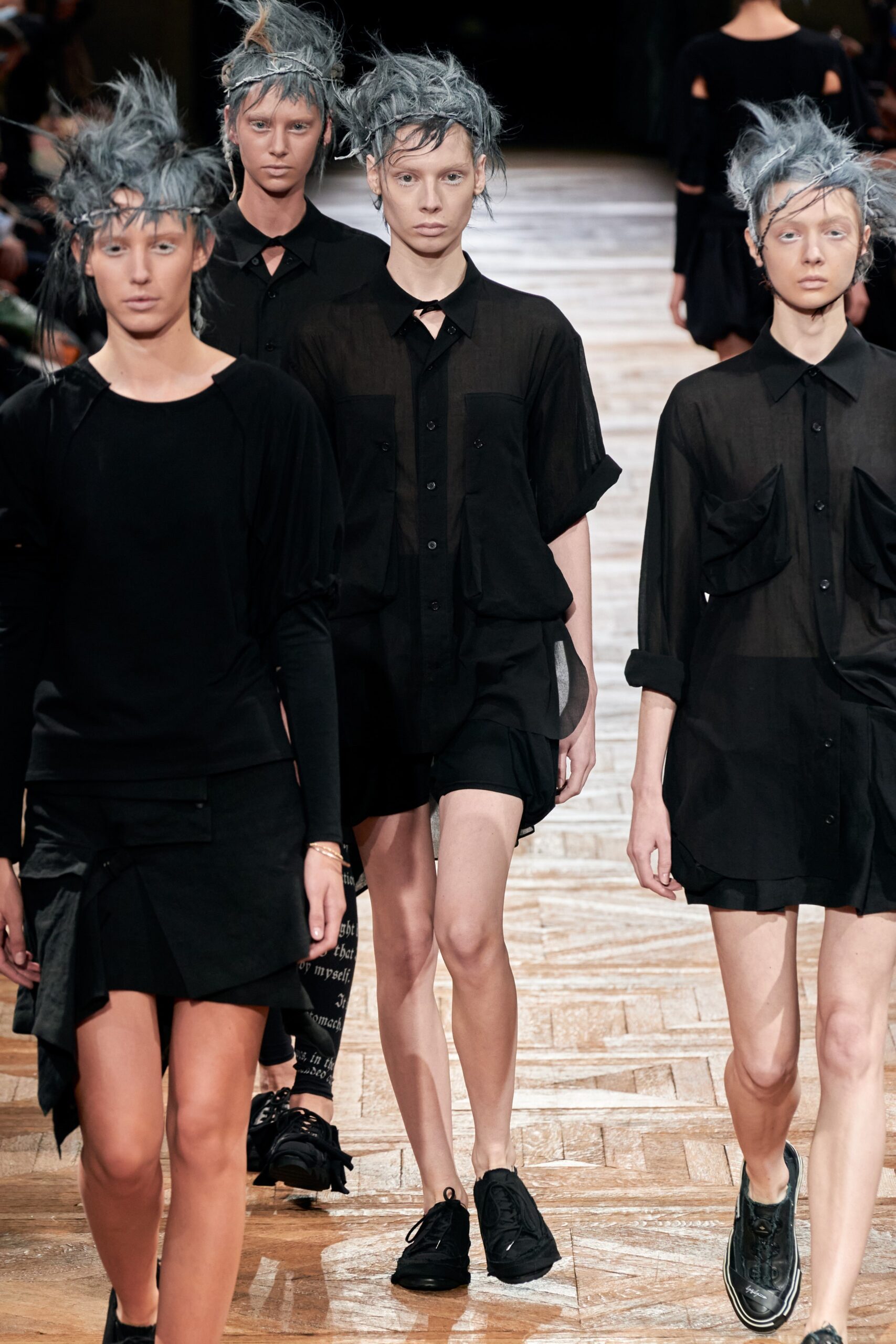 Yohji Yamamoto S/S 22 Look 16