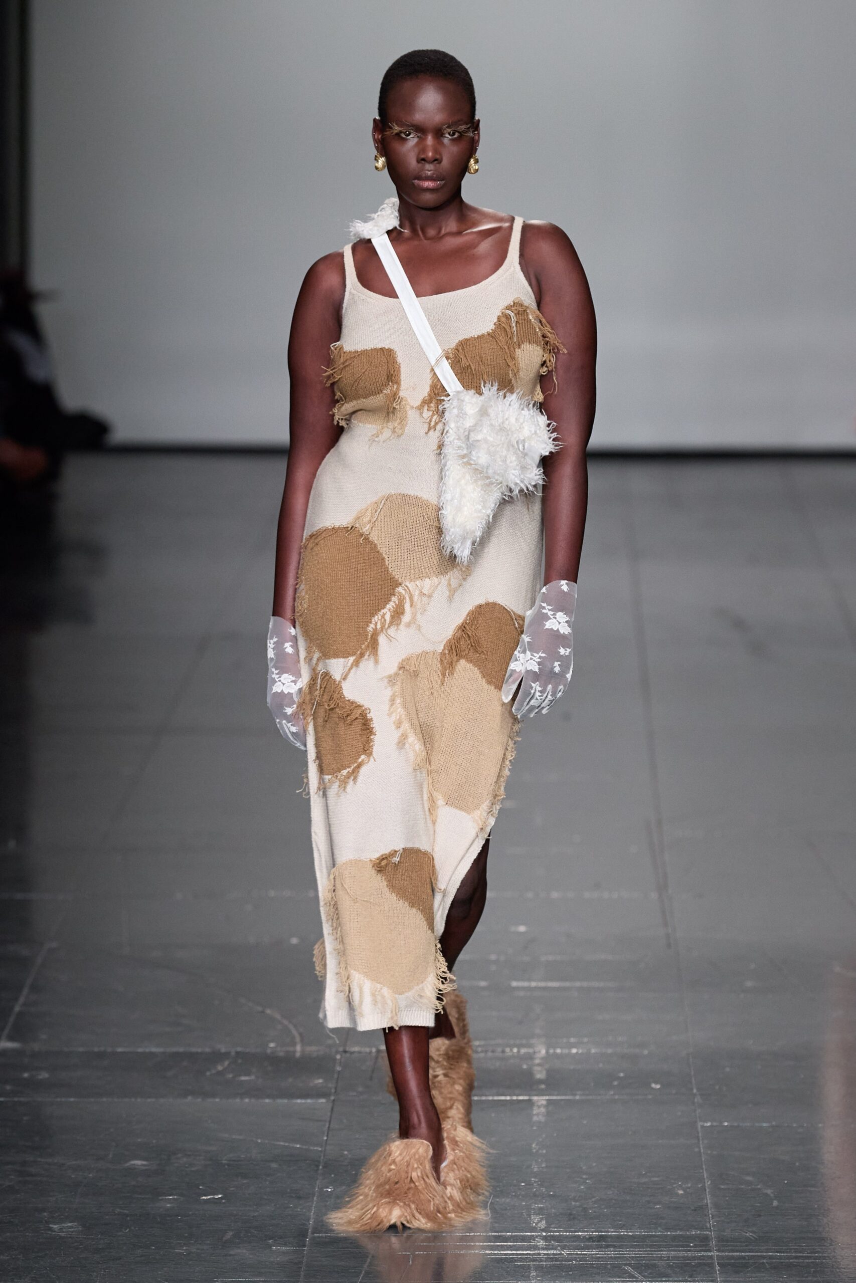 Yuhan Wang F/W 22 Look 16