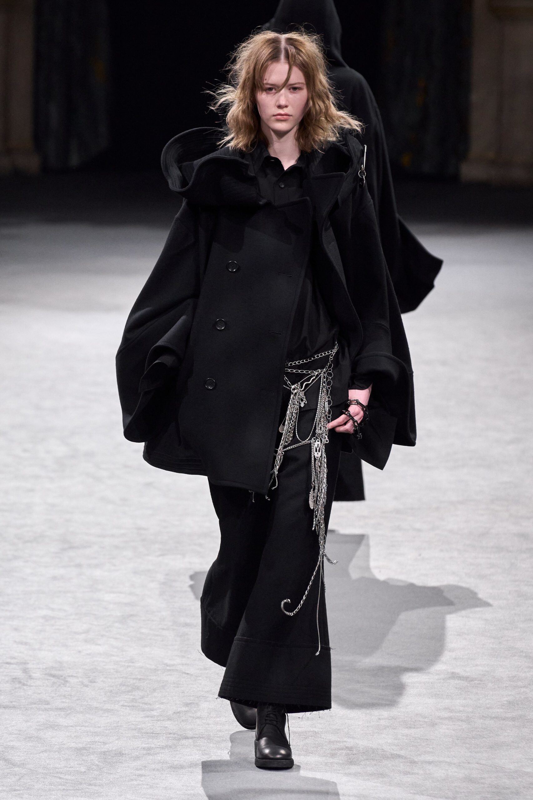 Yohji Yamamoto F/W 23 Look 16