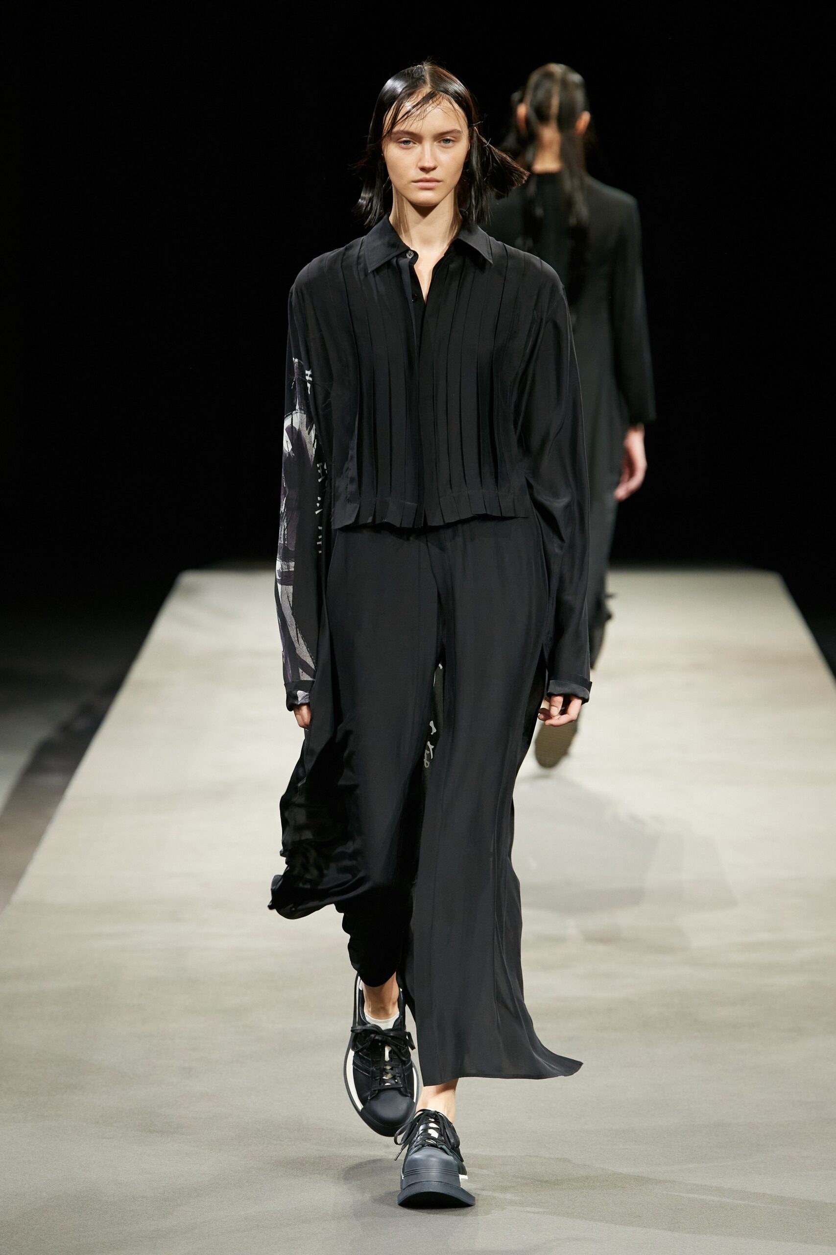 Yohji Yamamoto S/S 23 Look 16