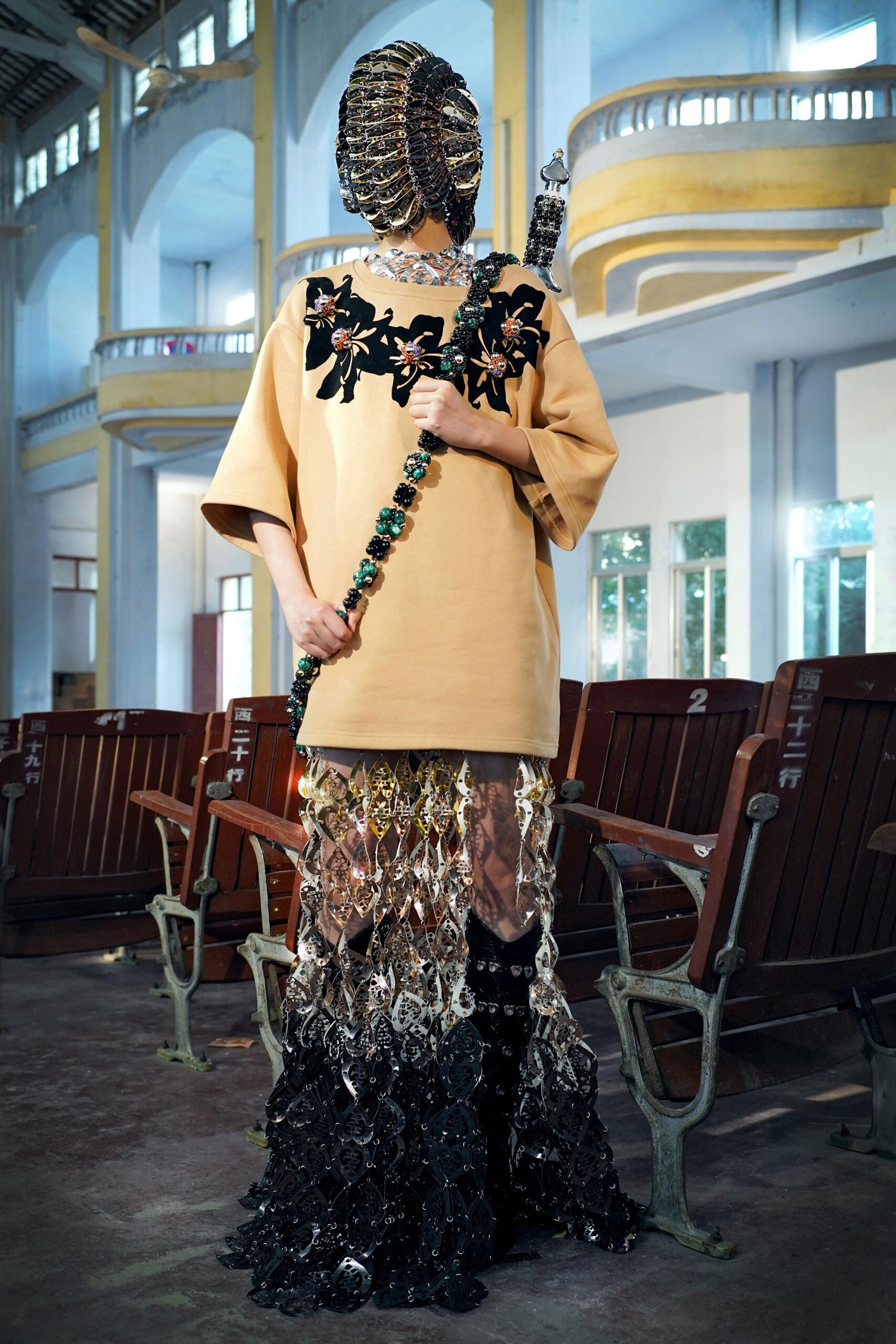 Yueqi Qi Shanghai F/W 22 Look 16