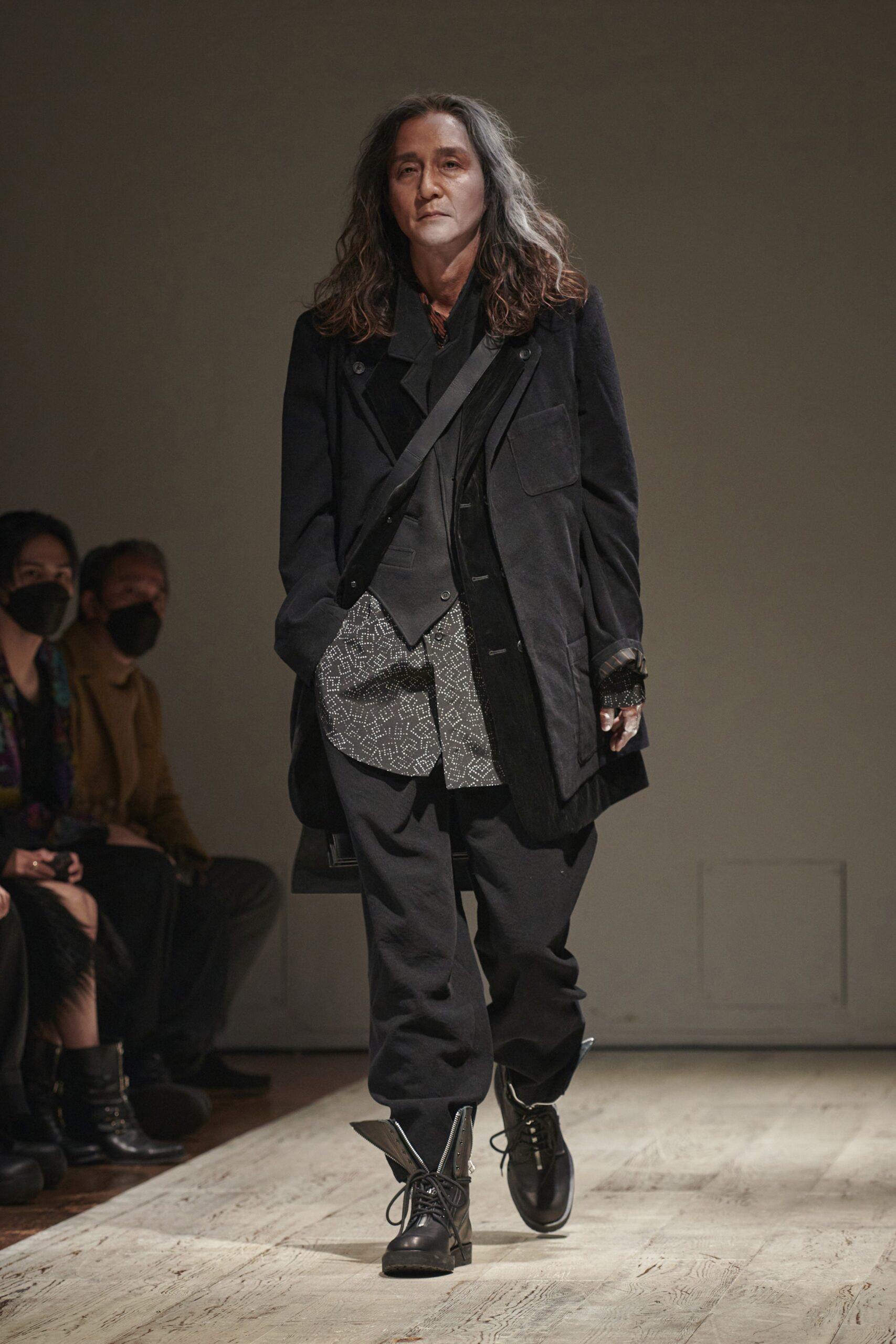 Yohji Yamamoto F/W 22 Menswear Look 17