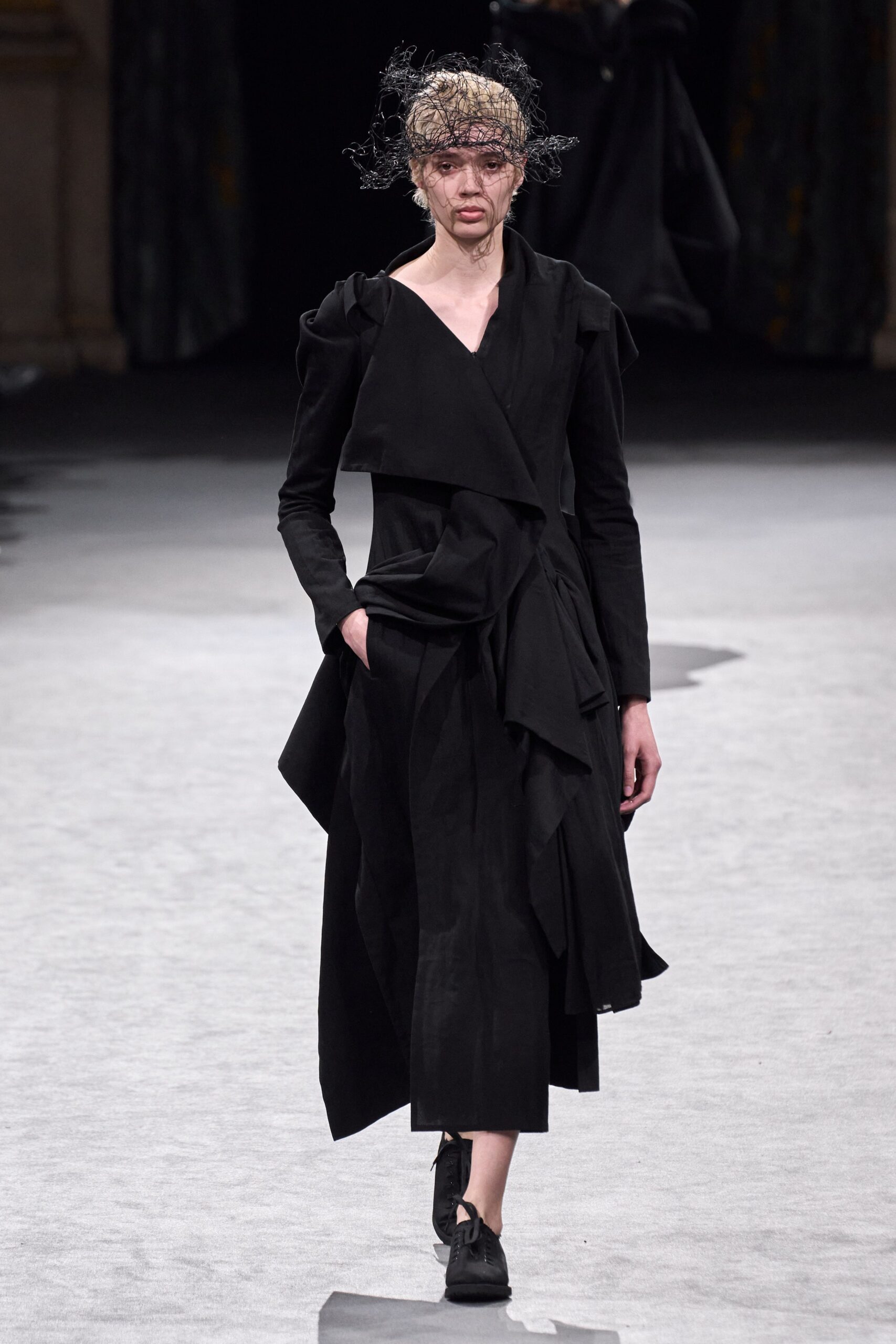 Yohji Yamamoto F/W 23 Look 17