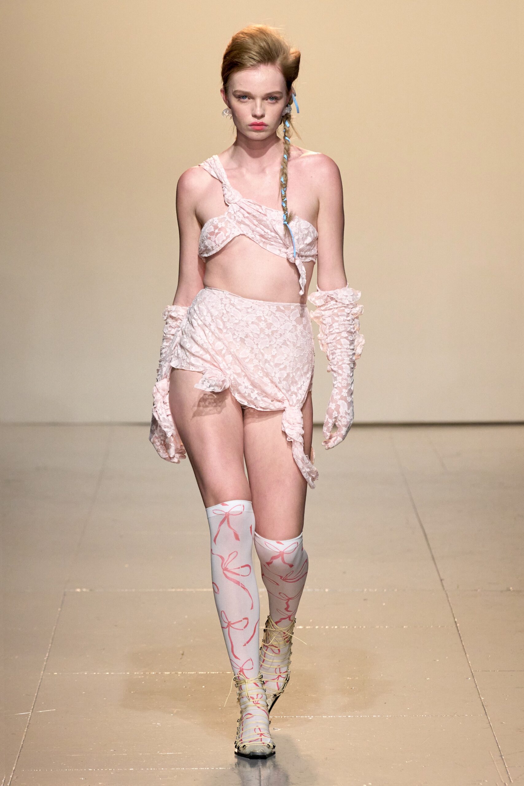 Yuhan Wang F/W 23 Look 17