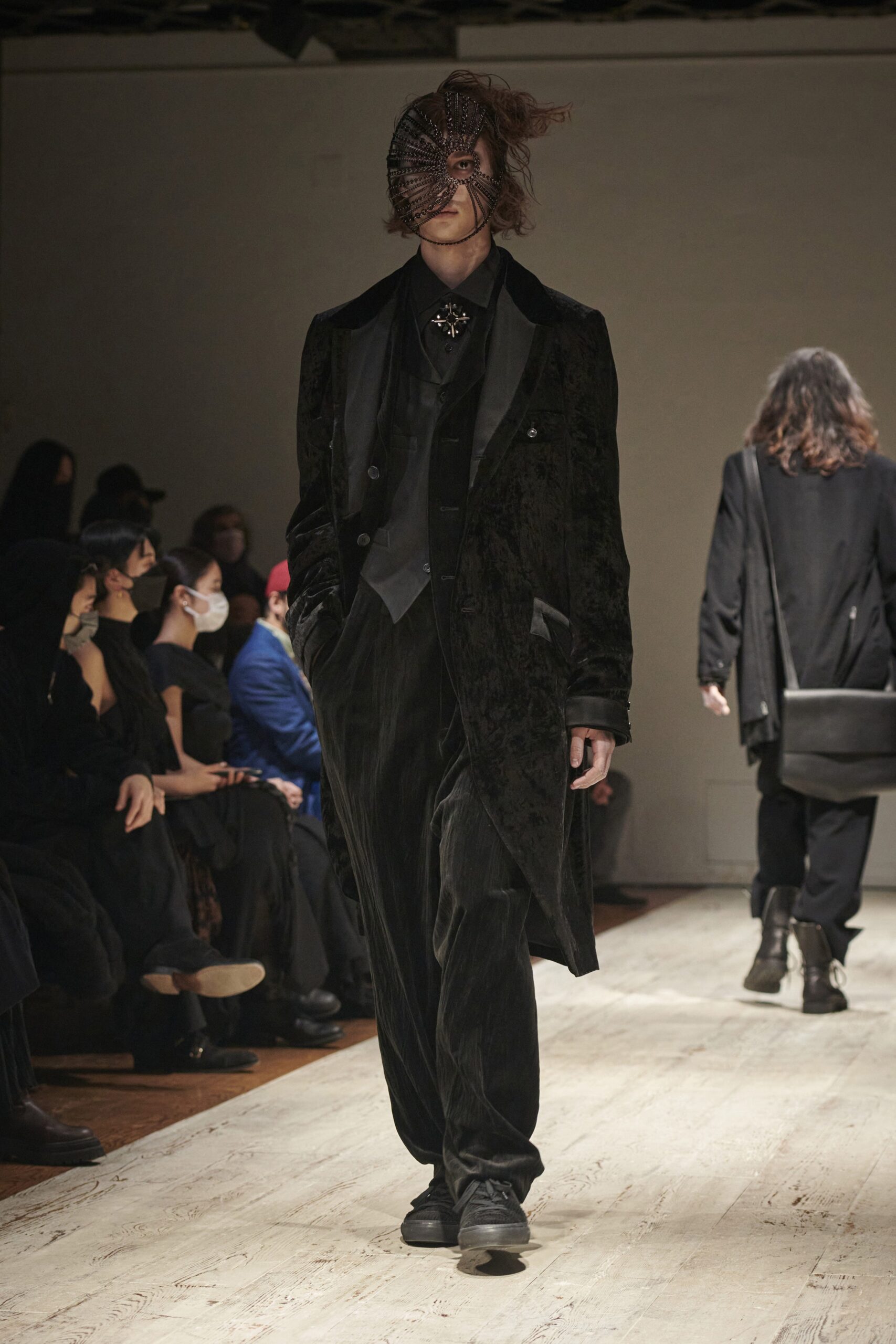 Yohji Yamamoto F/W 22 Menswear Look 18
