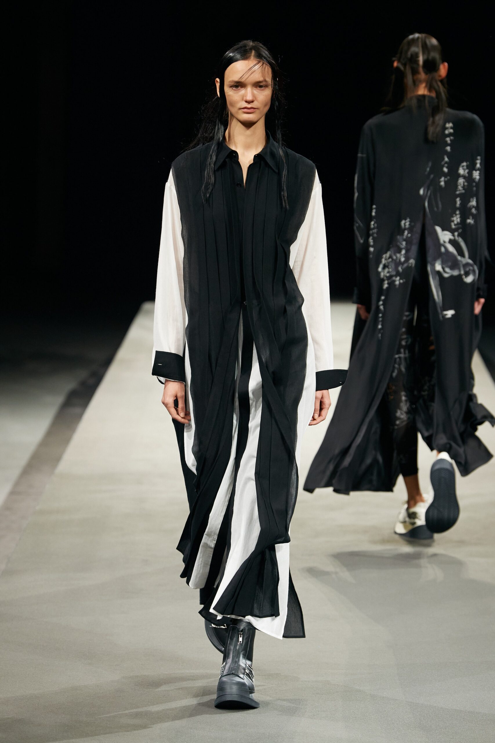 Yohji Yamamoto S/S 23 Look 18