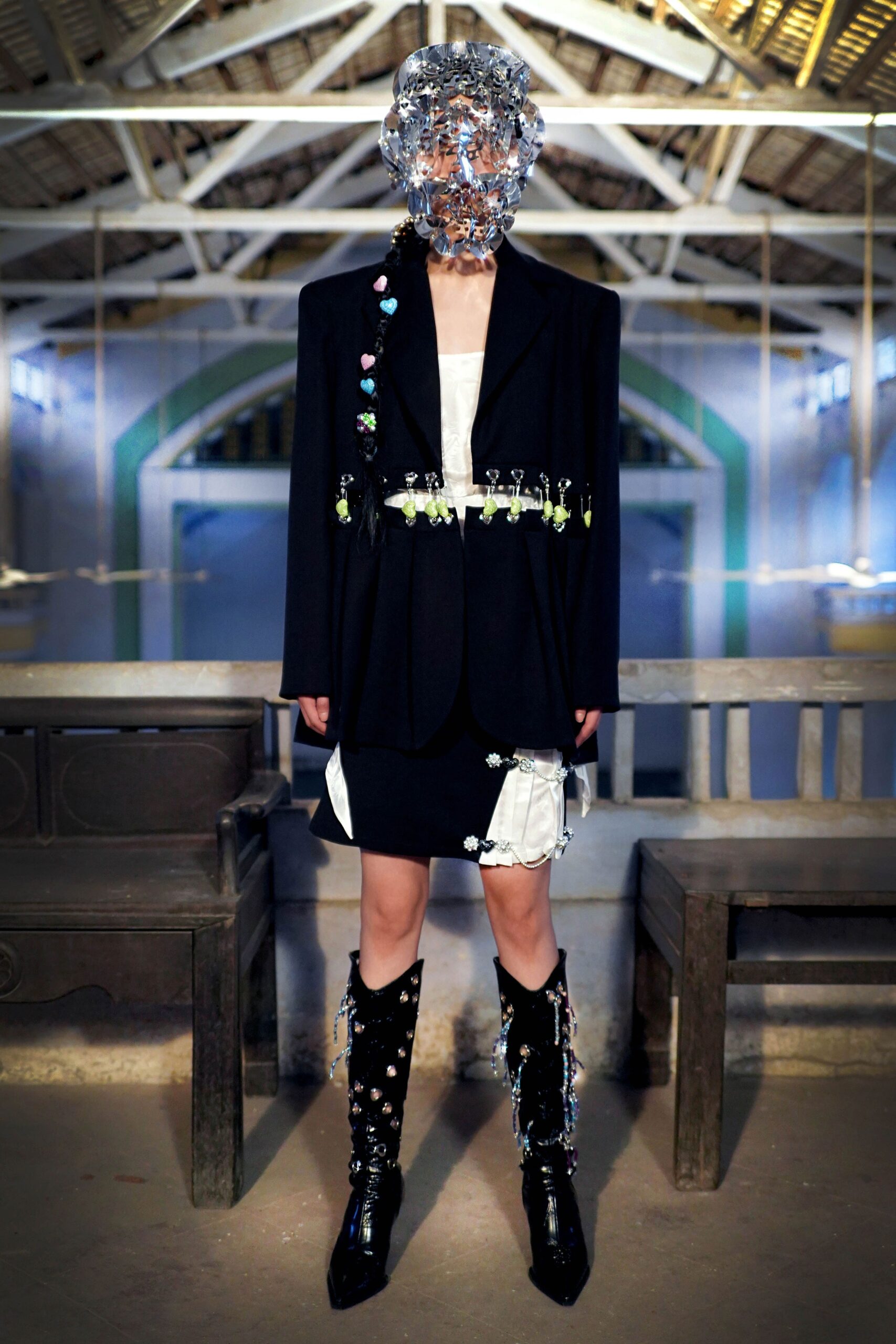 Yueqi Qi Shanghai F/W 22 Look 18