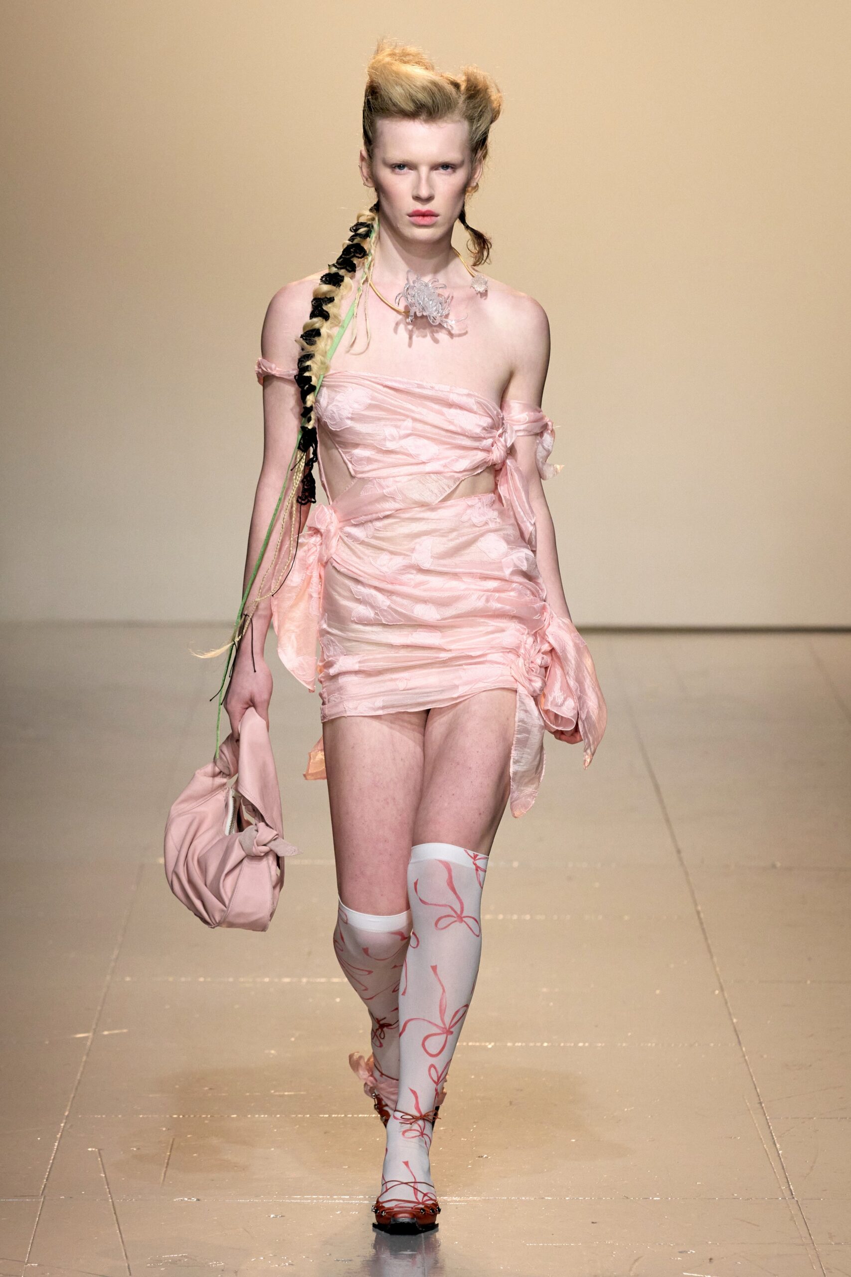 Yuhan Wang F/W 23 Look 18