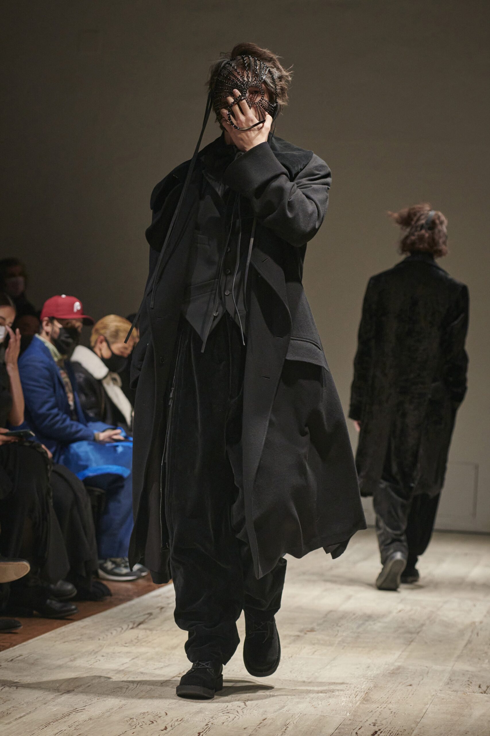 Yohji Yamamoto F/W 22 Menswear Look 19
