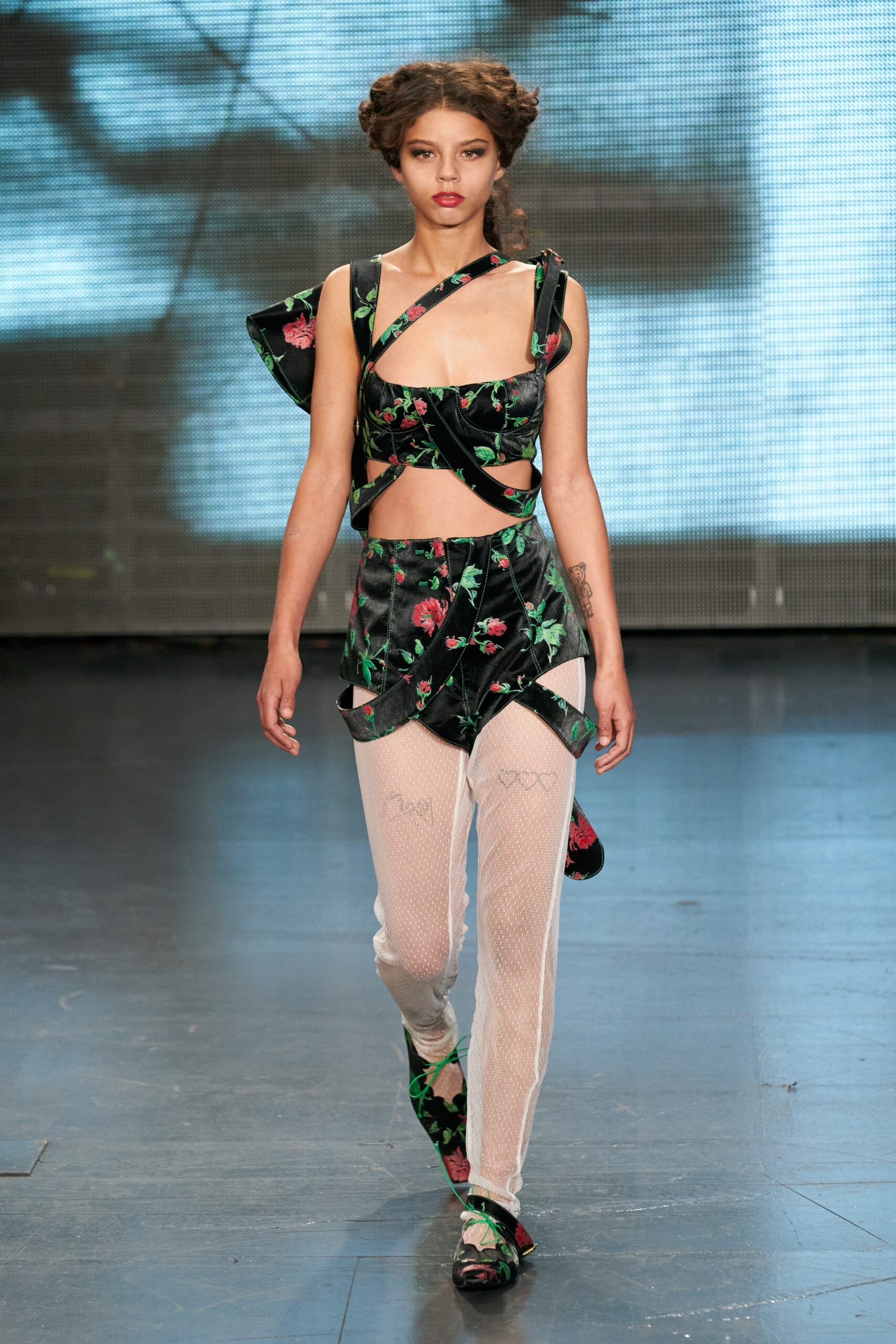 Yuhan Wang S/S 22 Look 19