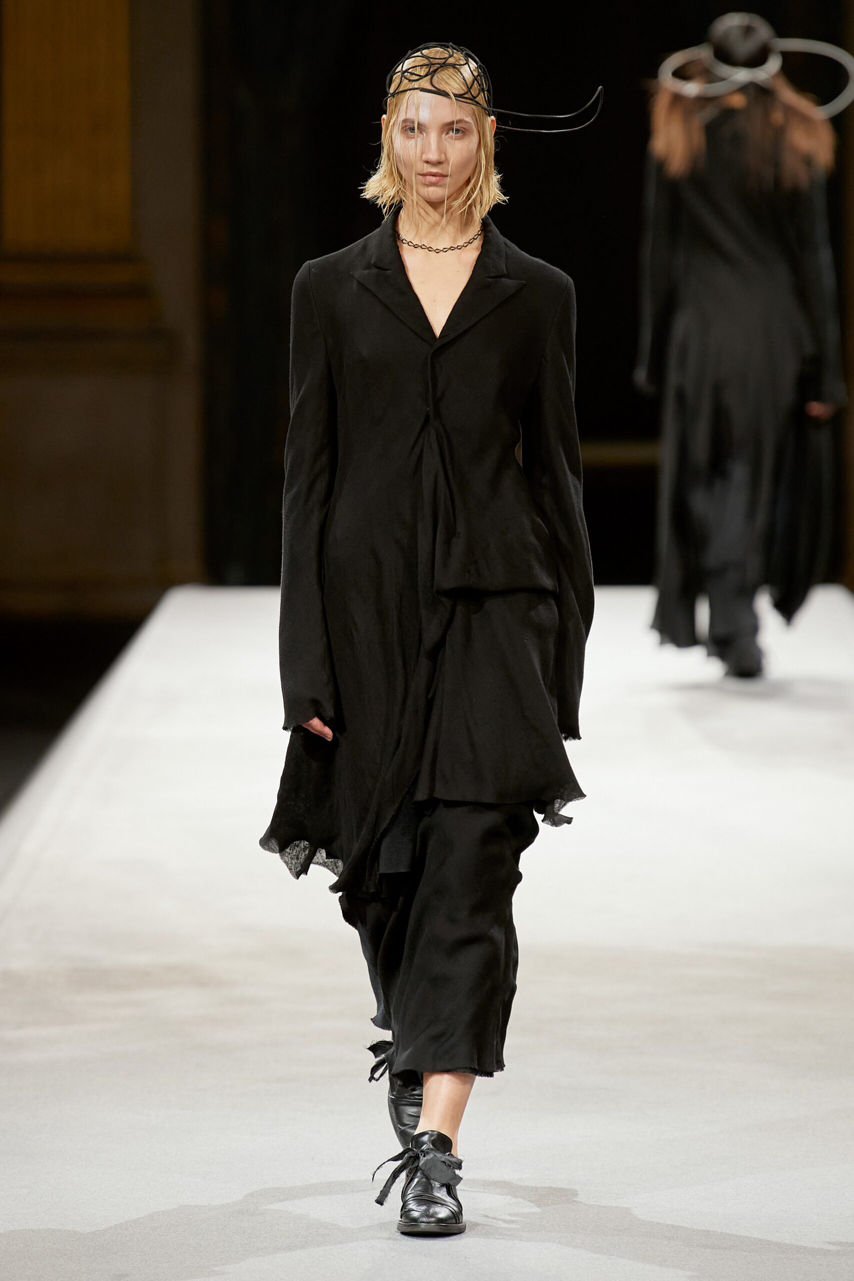 Yohji Yamamoto F/W 22 Look 19