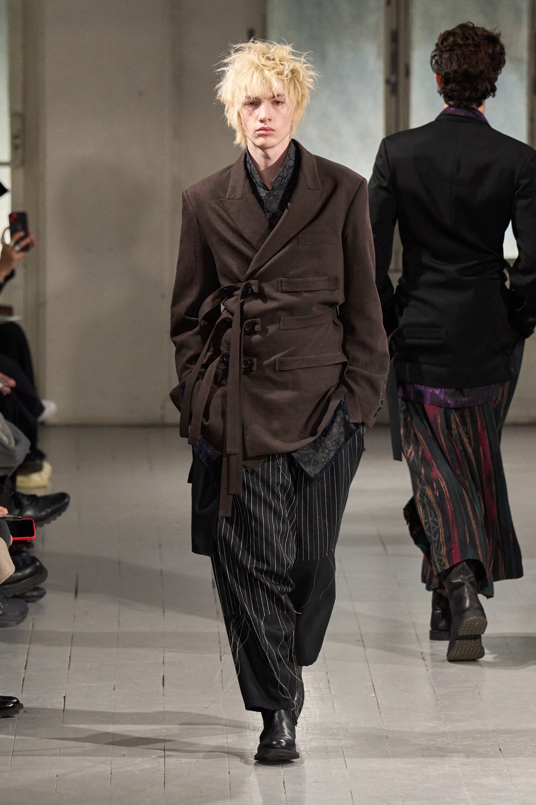 Yohji Yamamoto F/W 23 Menswear Look 19