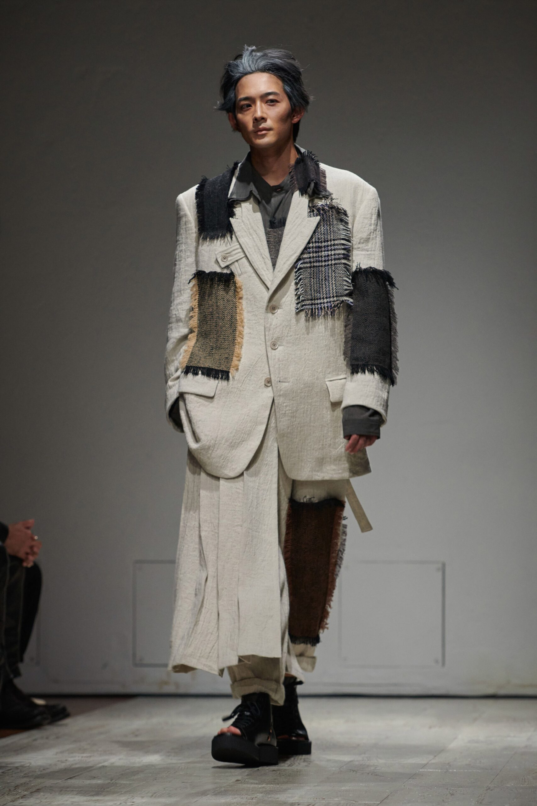 Yohji Yamamoto S/S 23 Menswear Look 19
