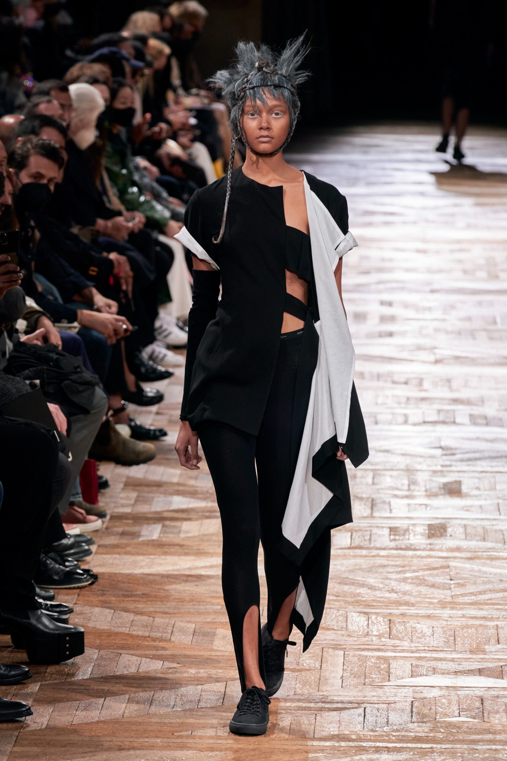Yohji Yamamoto S/S 22 Look 20