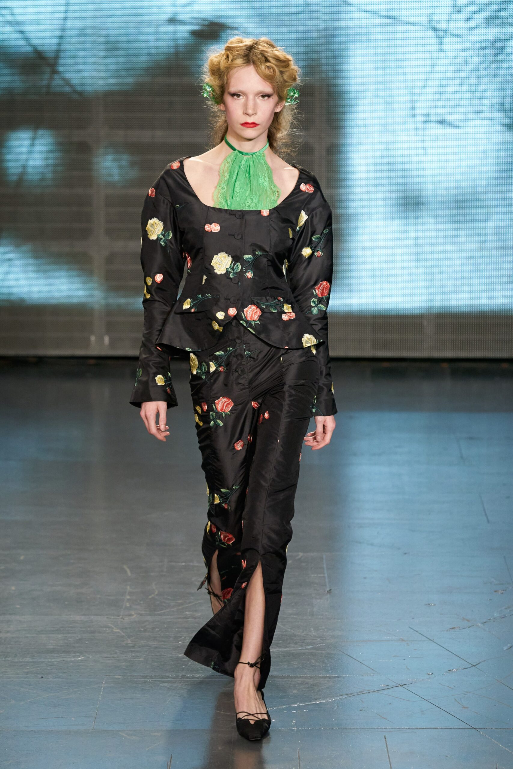 Yuhan Wang S/S 22 Look 20