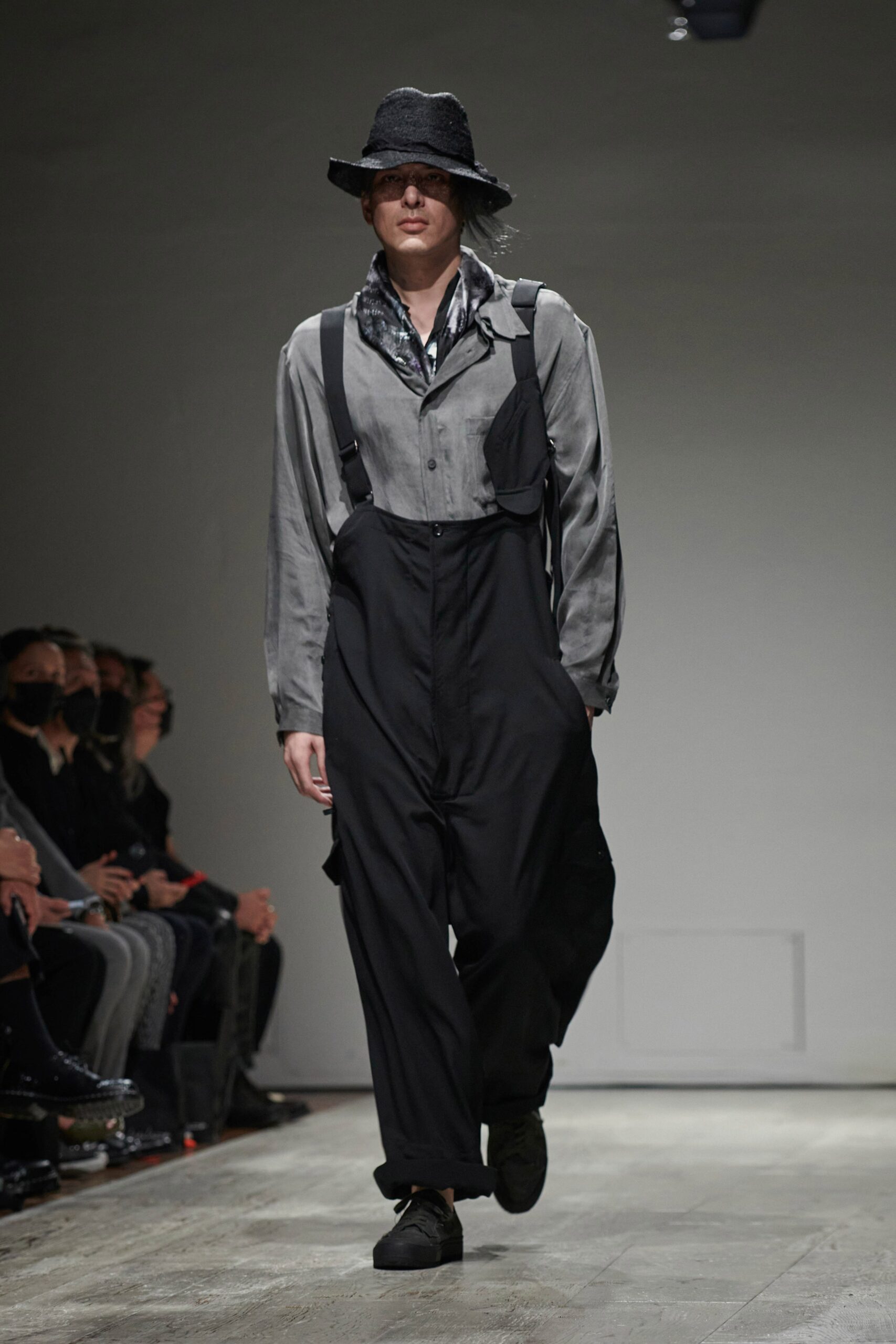 Yohji Yamamoto S/S 23 Menswear Look 20