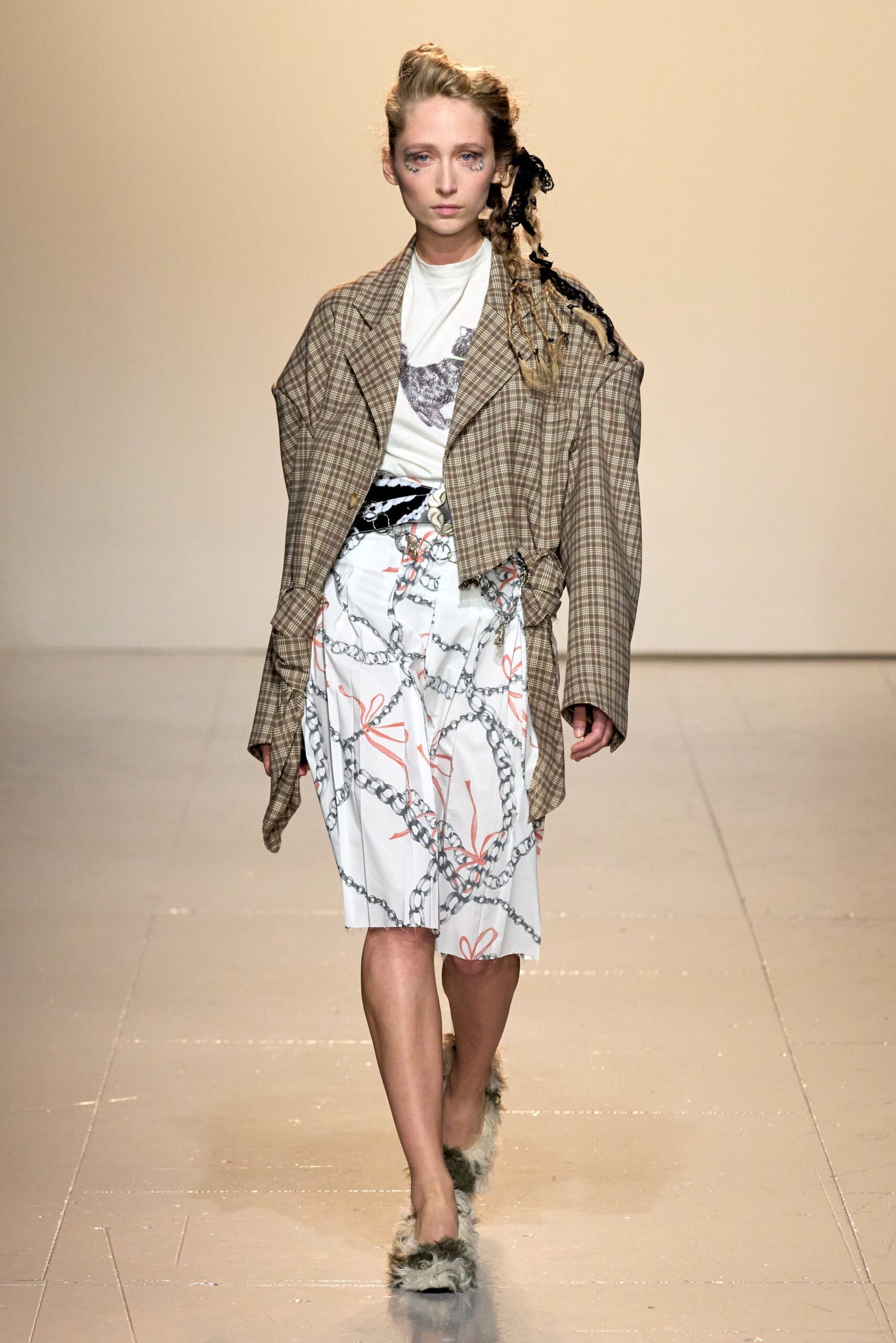 Yuhan Wang F/W 23 Look 20