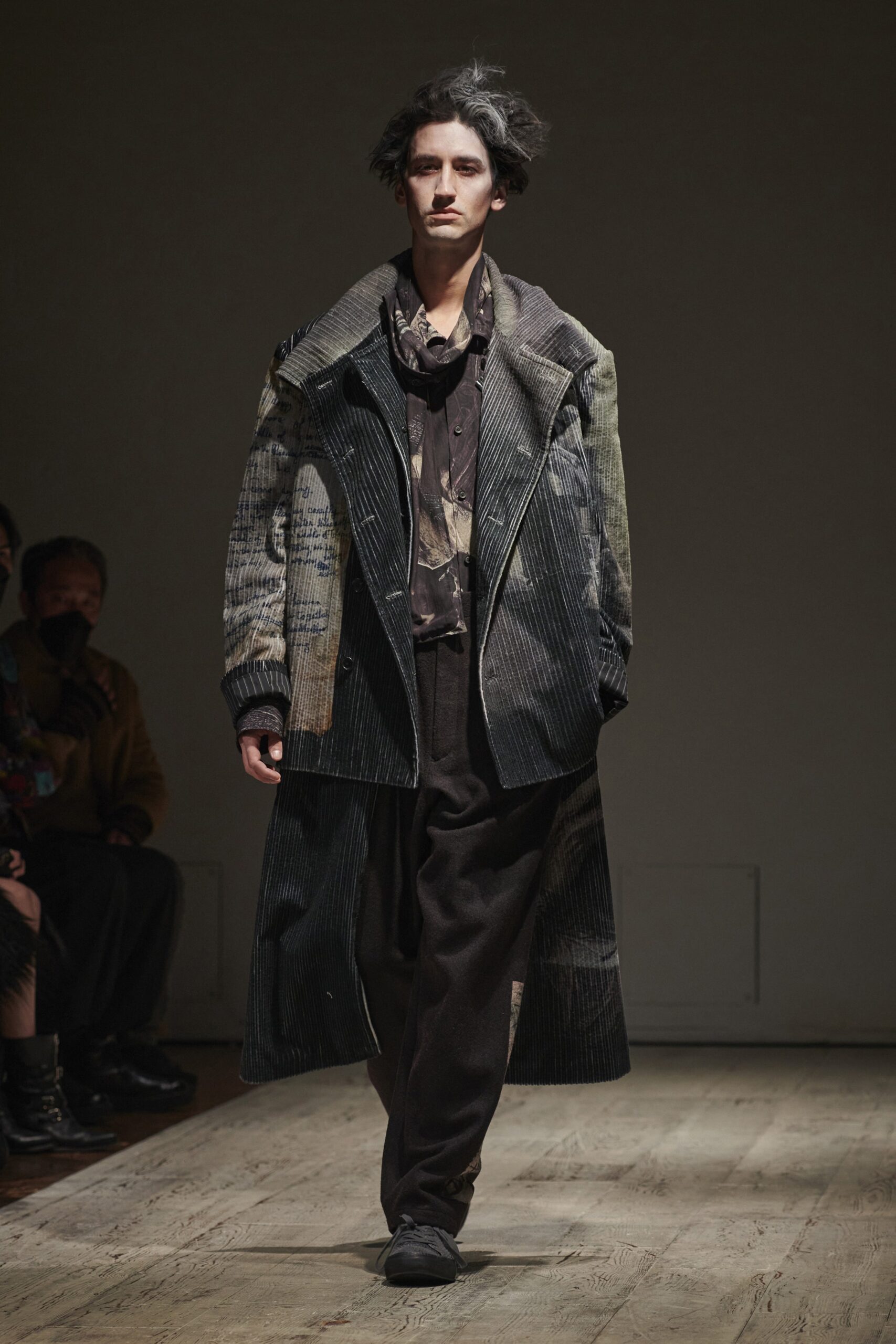 Yohji Yamamoto F/W 22 Menswear Look 21