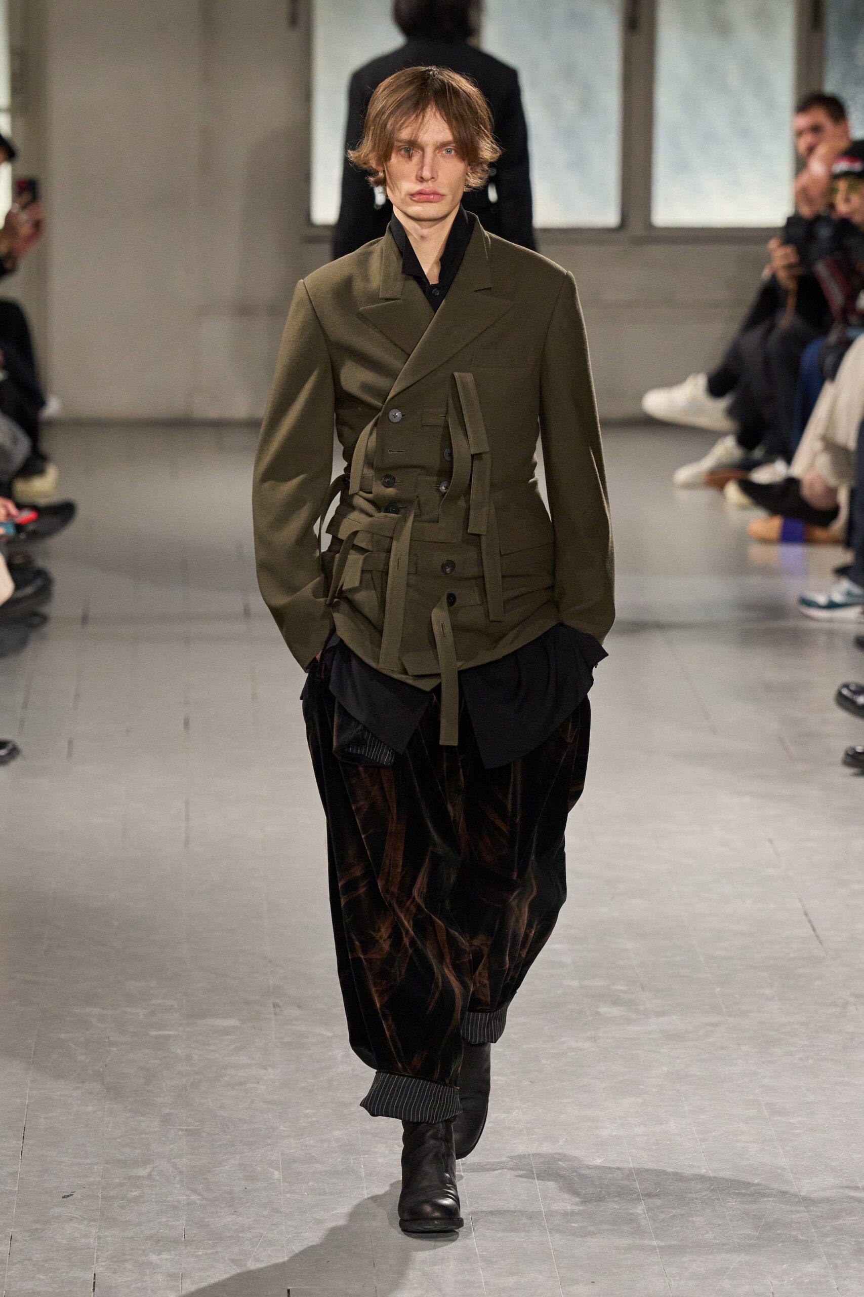 Yohji Yamamoto F/W 23 Menswear Look 21