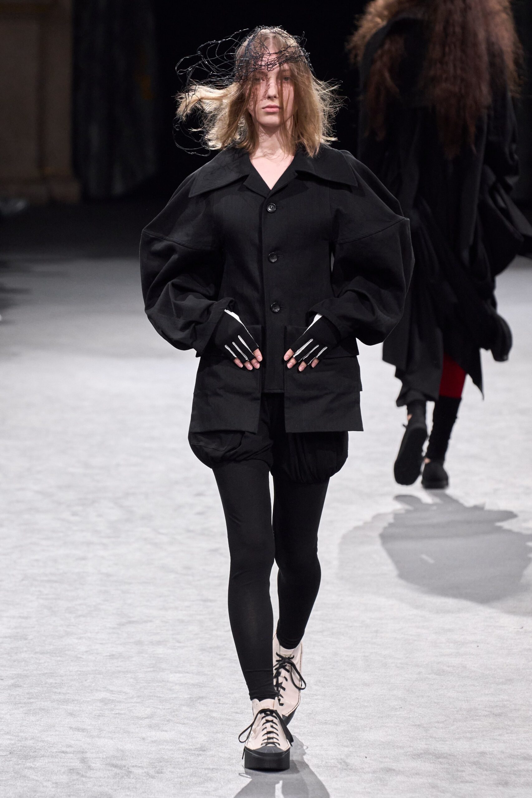 Yohji Yamamoto F/W 23 Look 21
