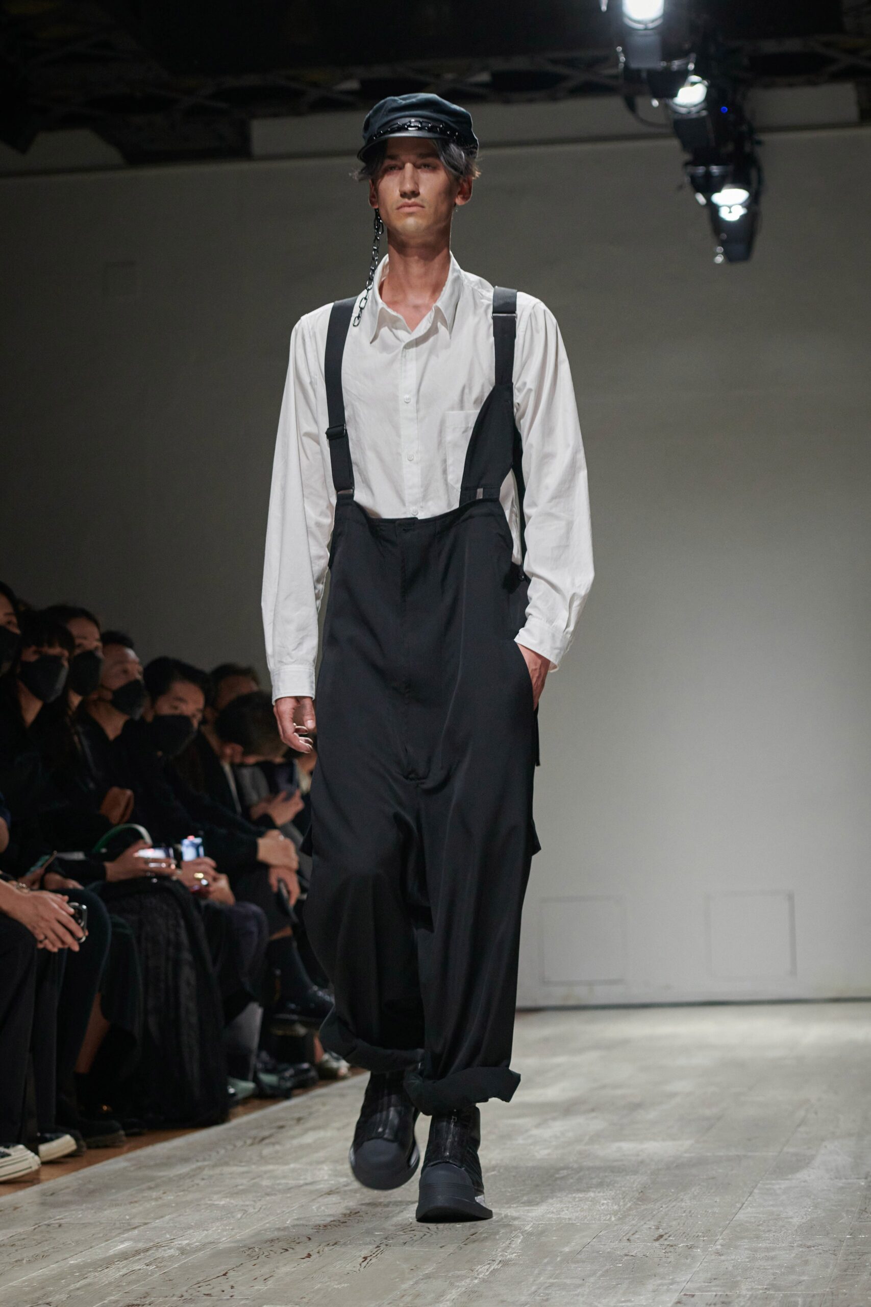 Yohji Yamamoto S/S 23 Menswear Look 21