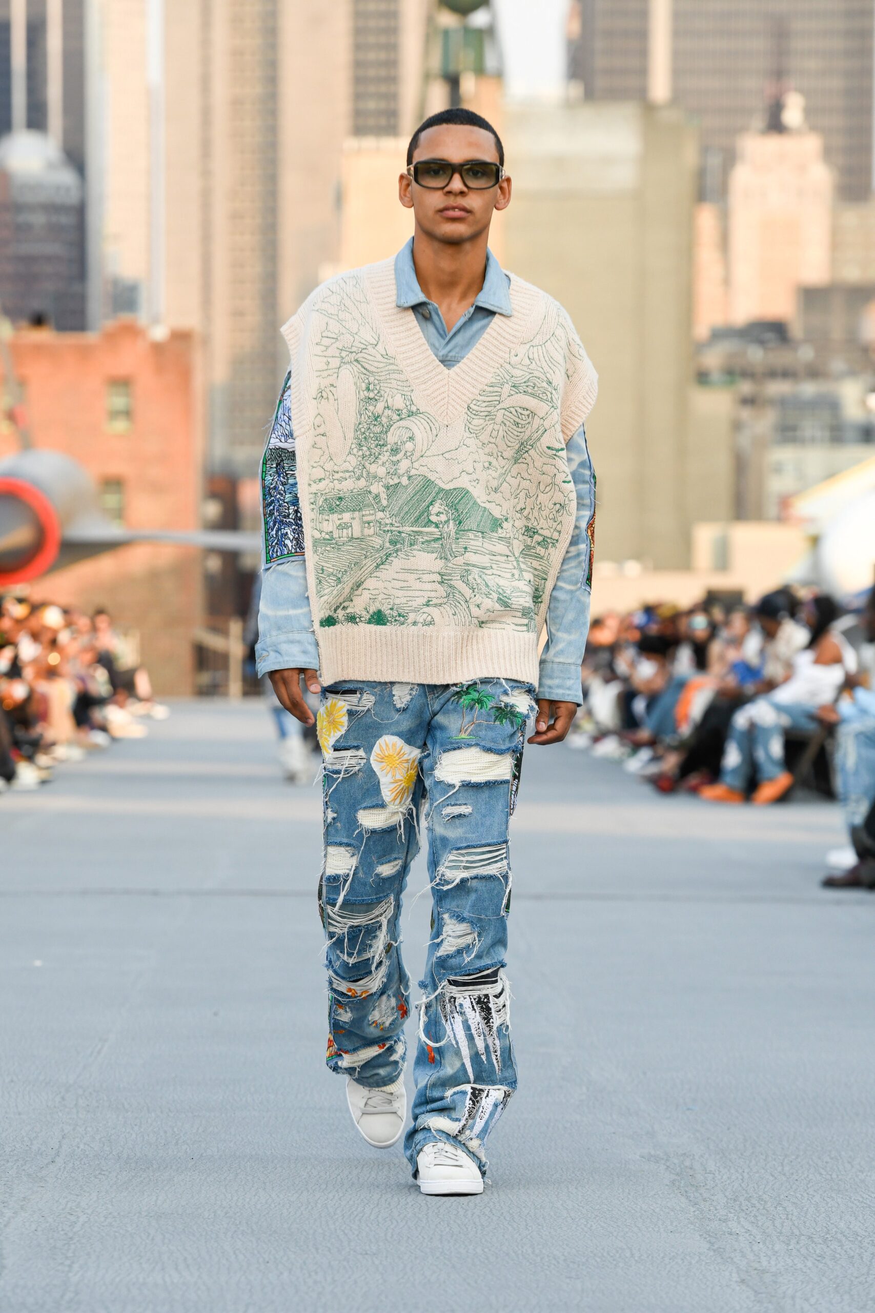 Who Decides War S/S 22 Menswear Look 22