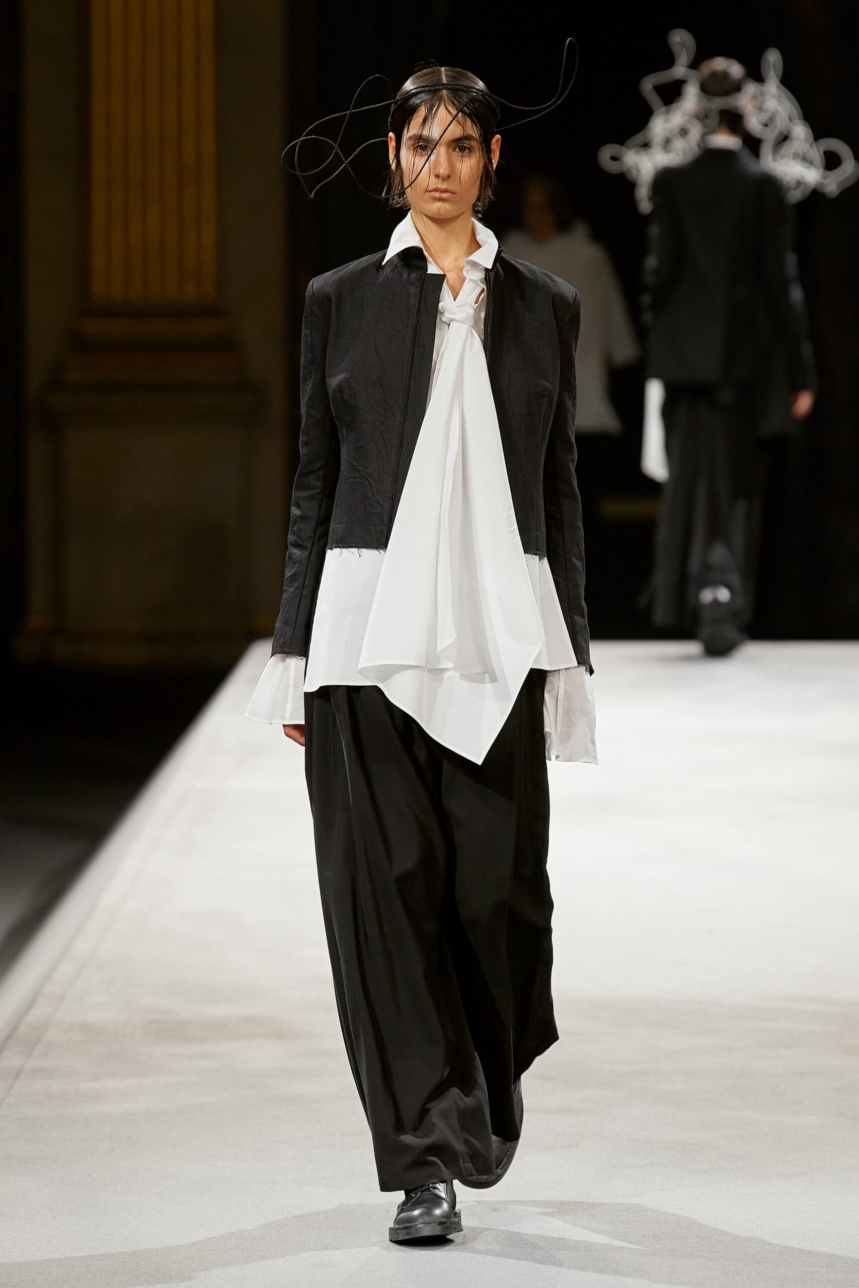 Yohji Yamamoto F/W 22 Look 22