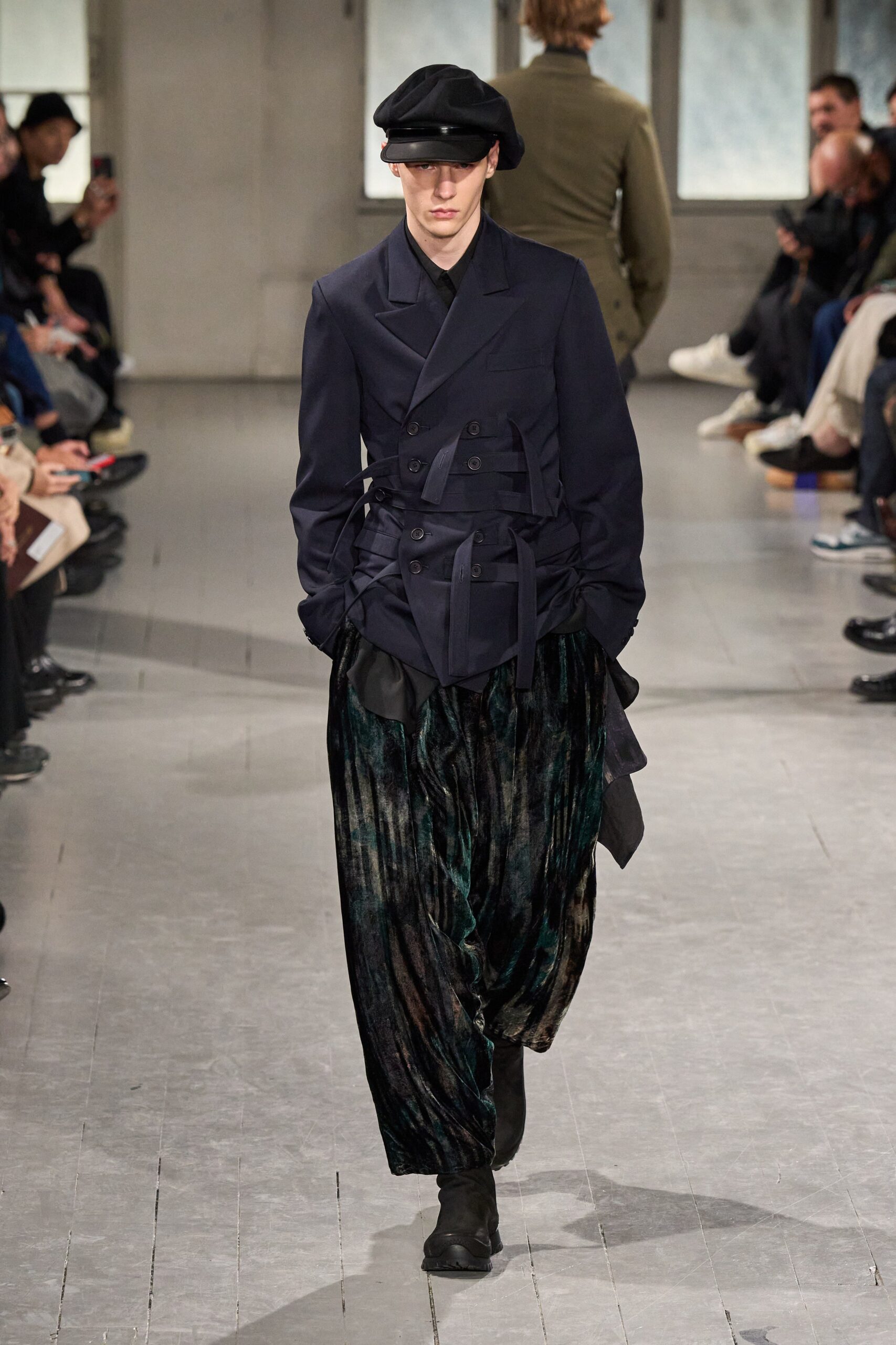 Yohji Yamamoto F/W 23 Menswear Look 22