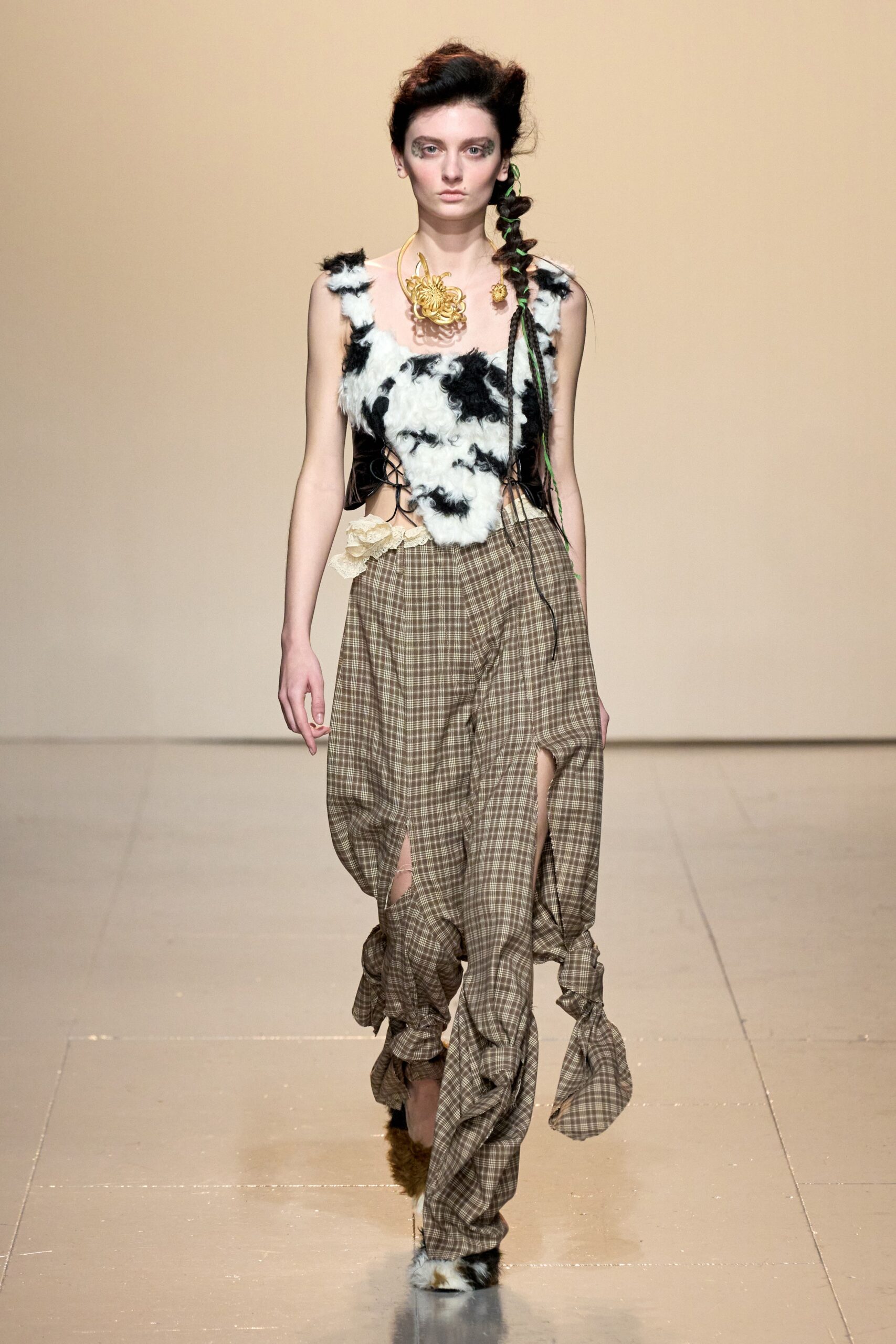 Yuhan Wang F/W 23 Look 22