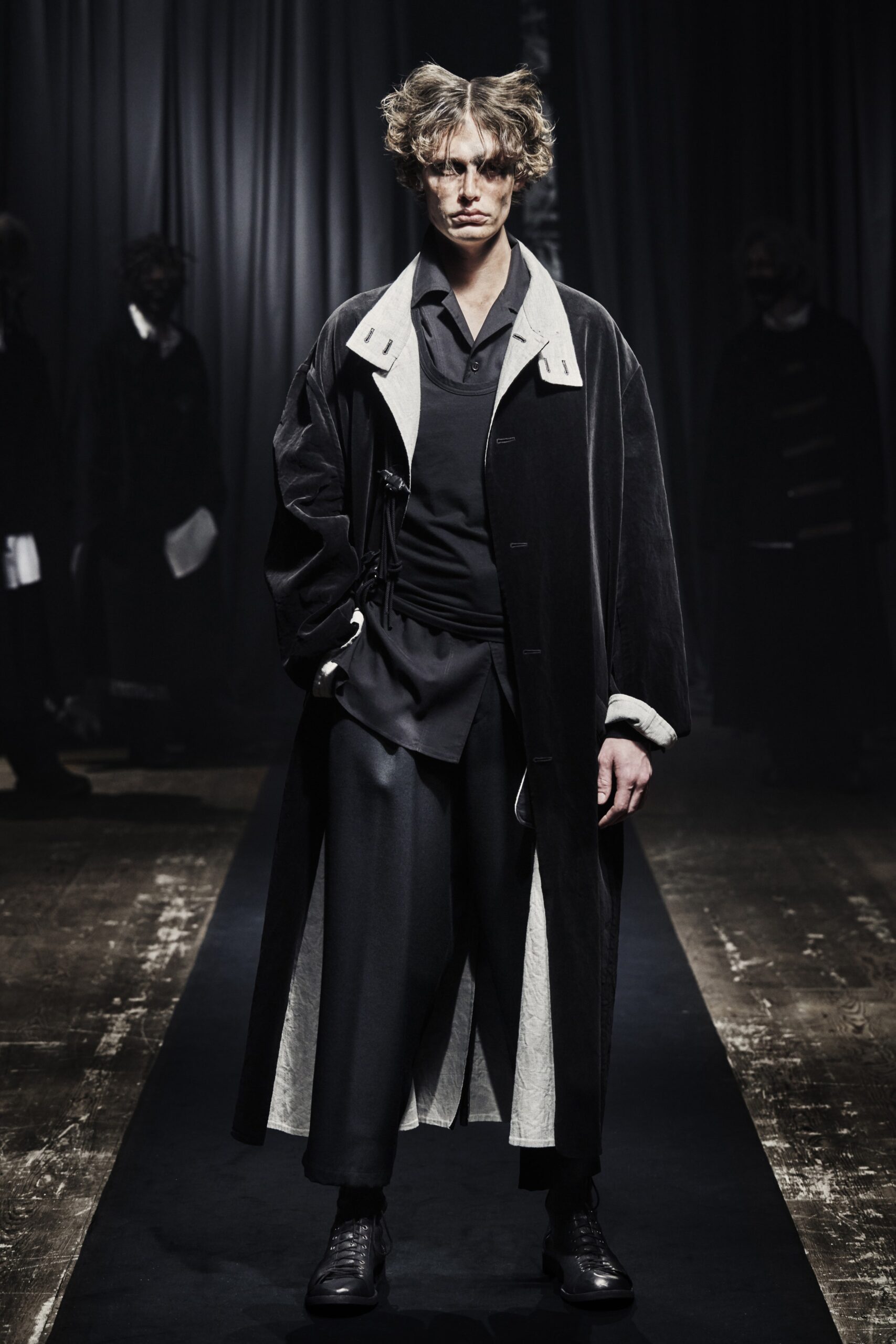 Yohji Yamamoto F/W 21 Menswear Look 23