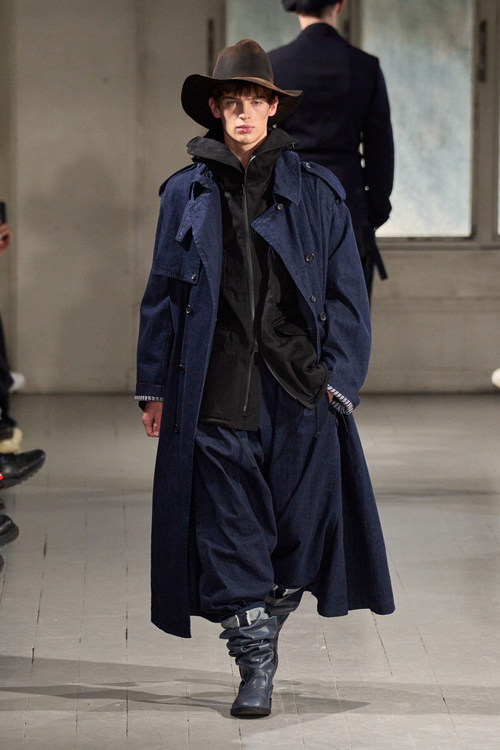 Yohji Yamamoto F/W 23 Menswear Look 23