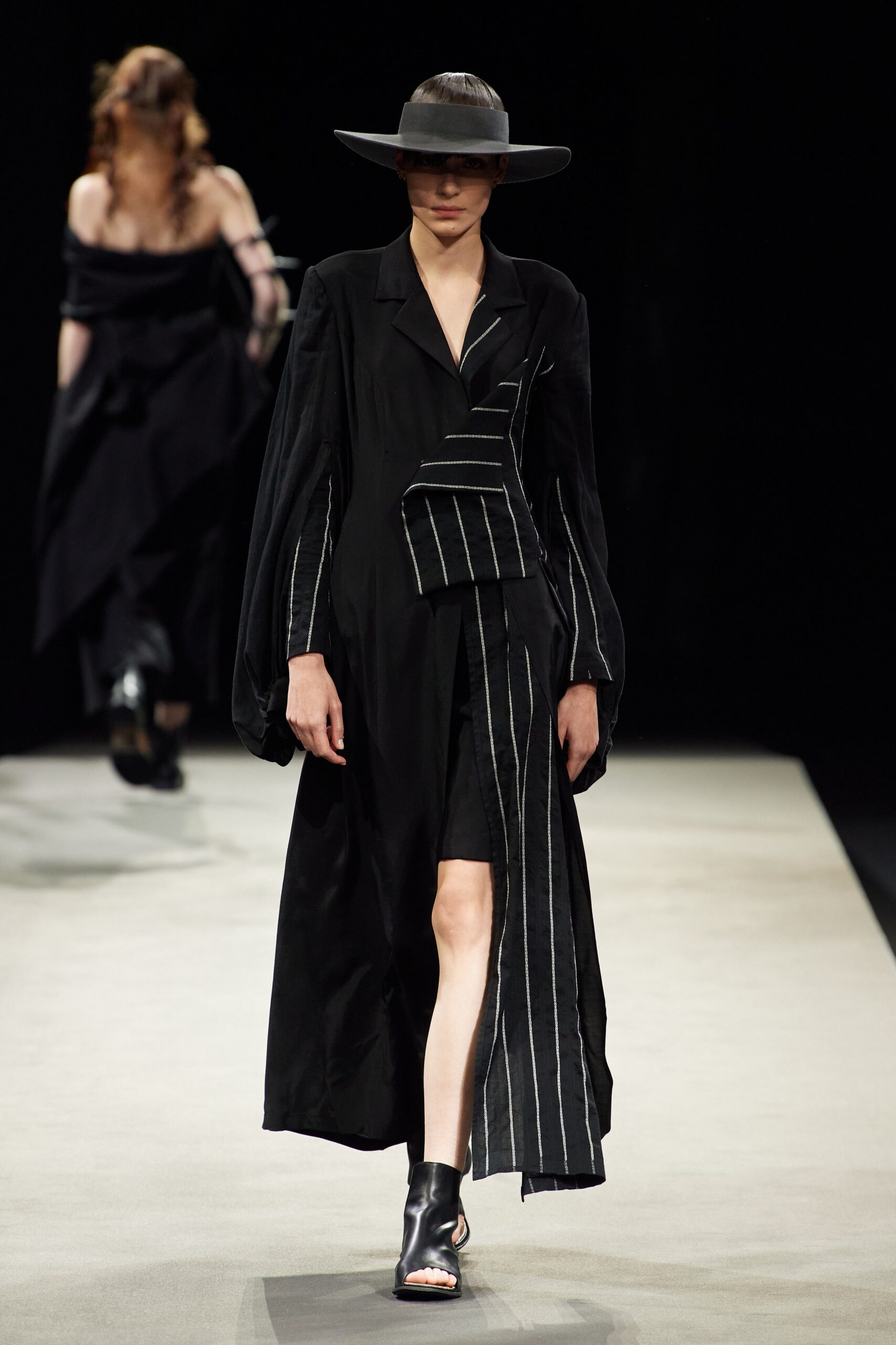 Yohji Yamamoto S/S 23 Look 23