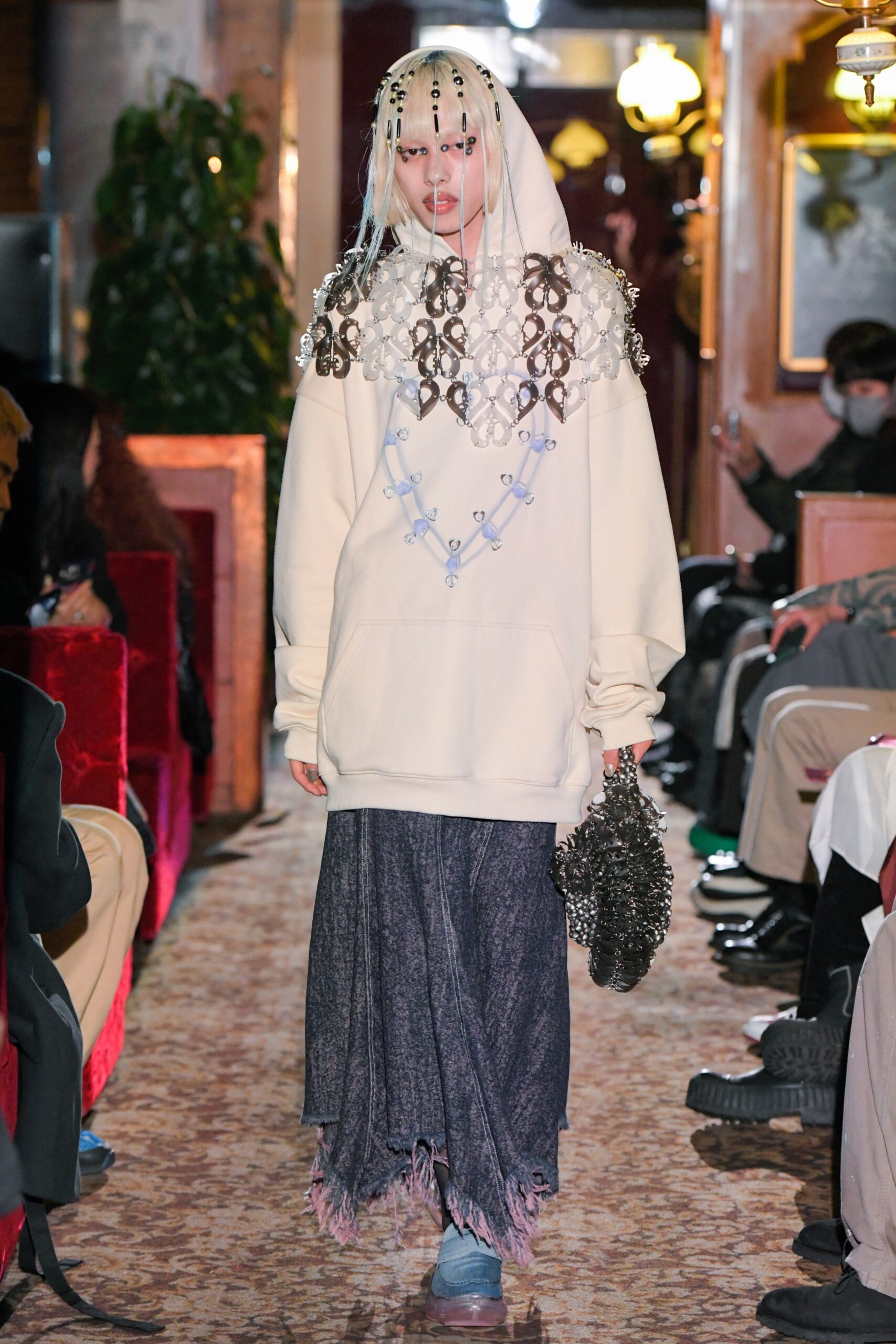 Yueqi Qi Tokyo F/W 23 Look 23