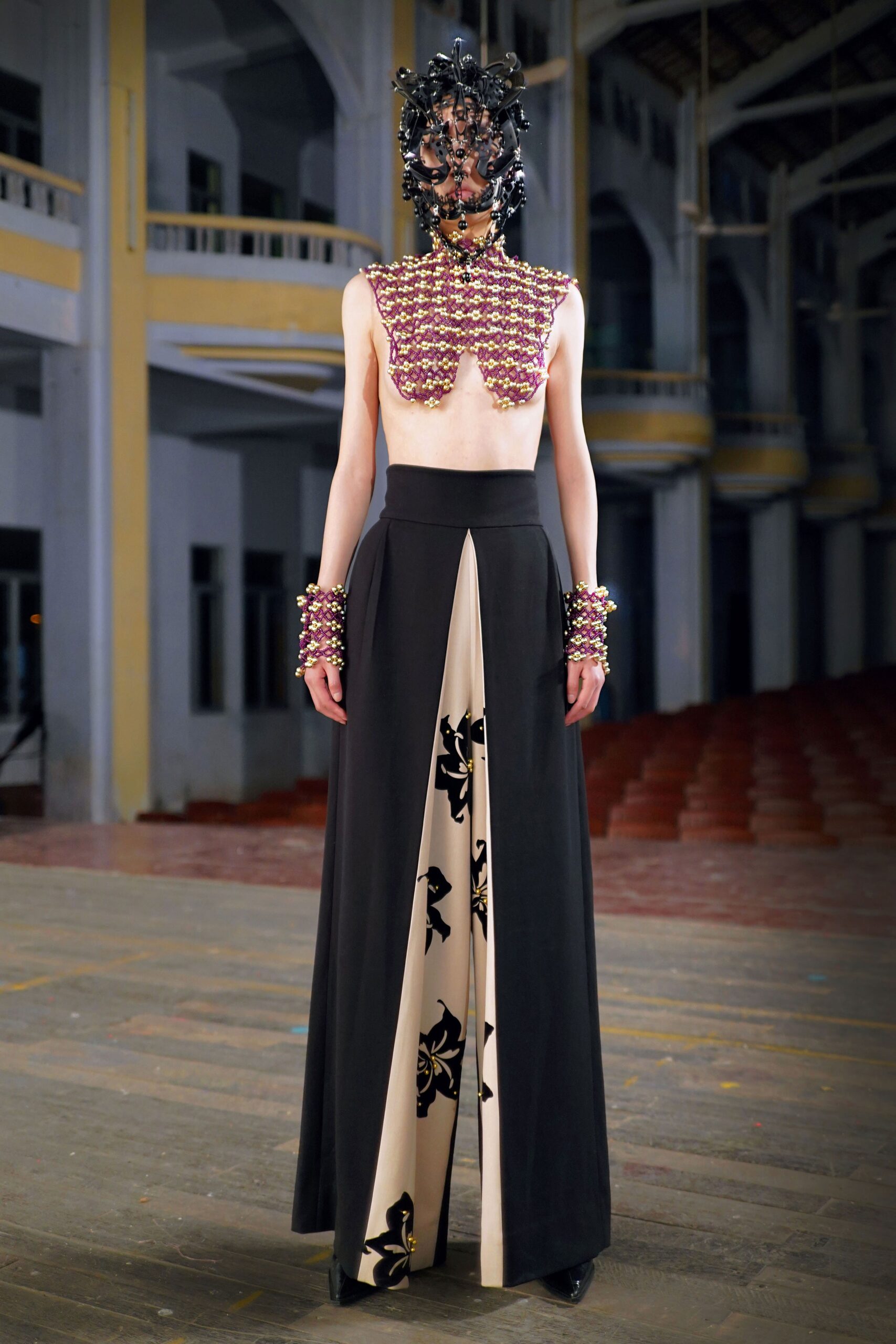 Yueqi Qi Shanghai F/W 22 Look 23