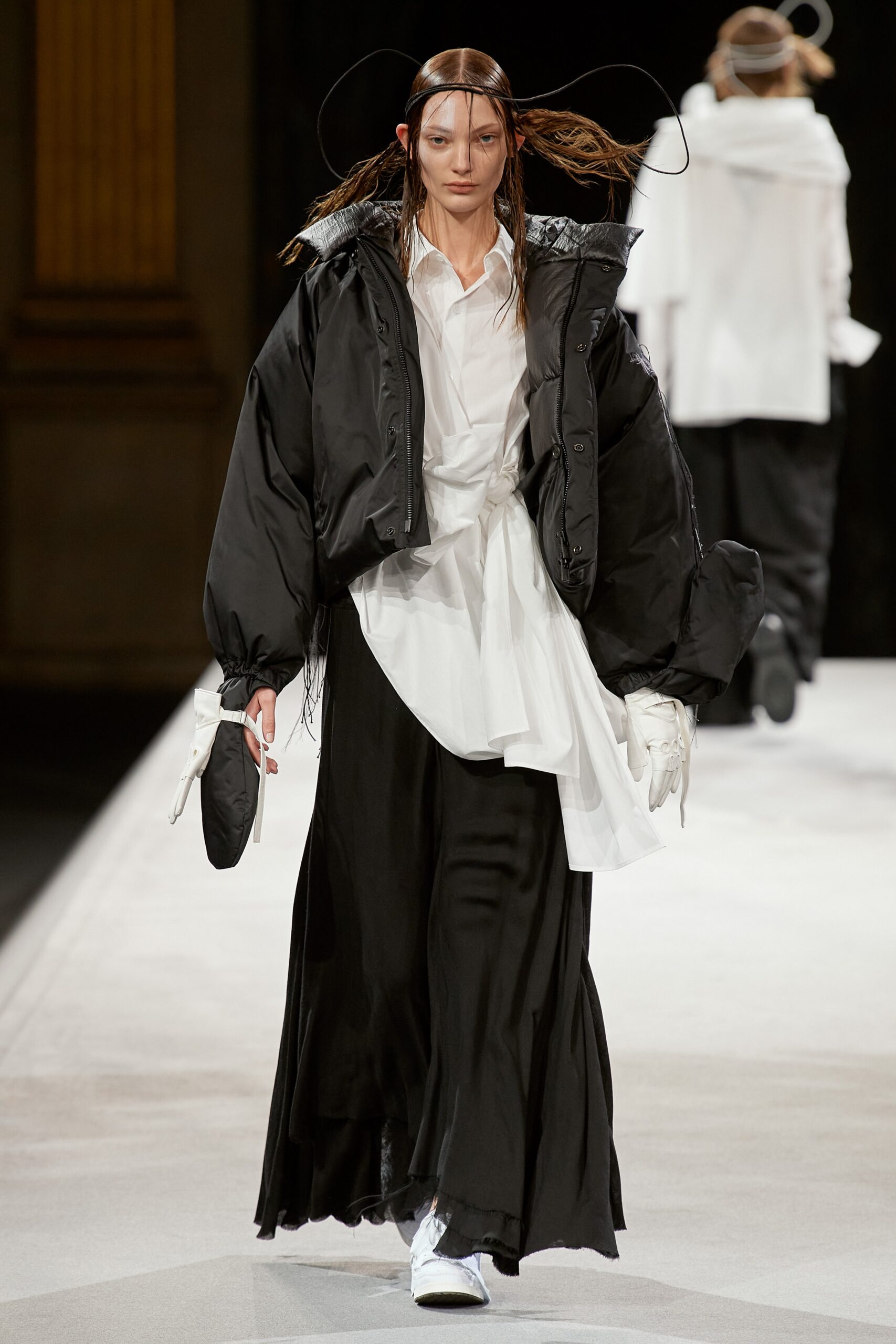 Yohji Yamamoto F/W 22 Look 24