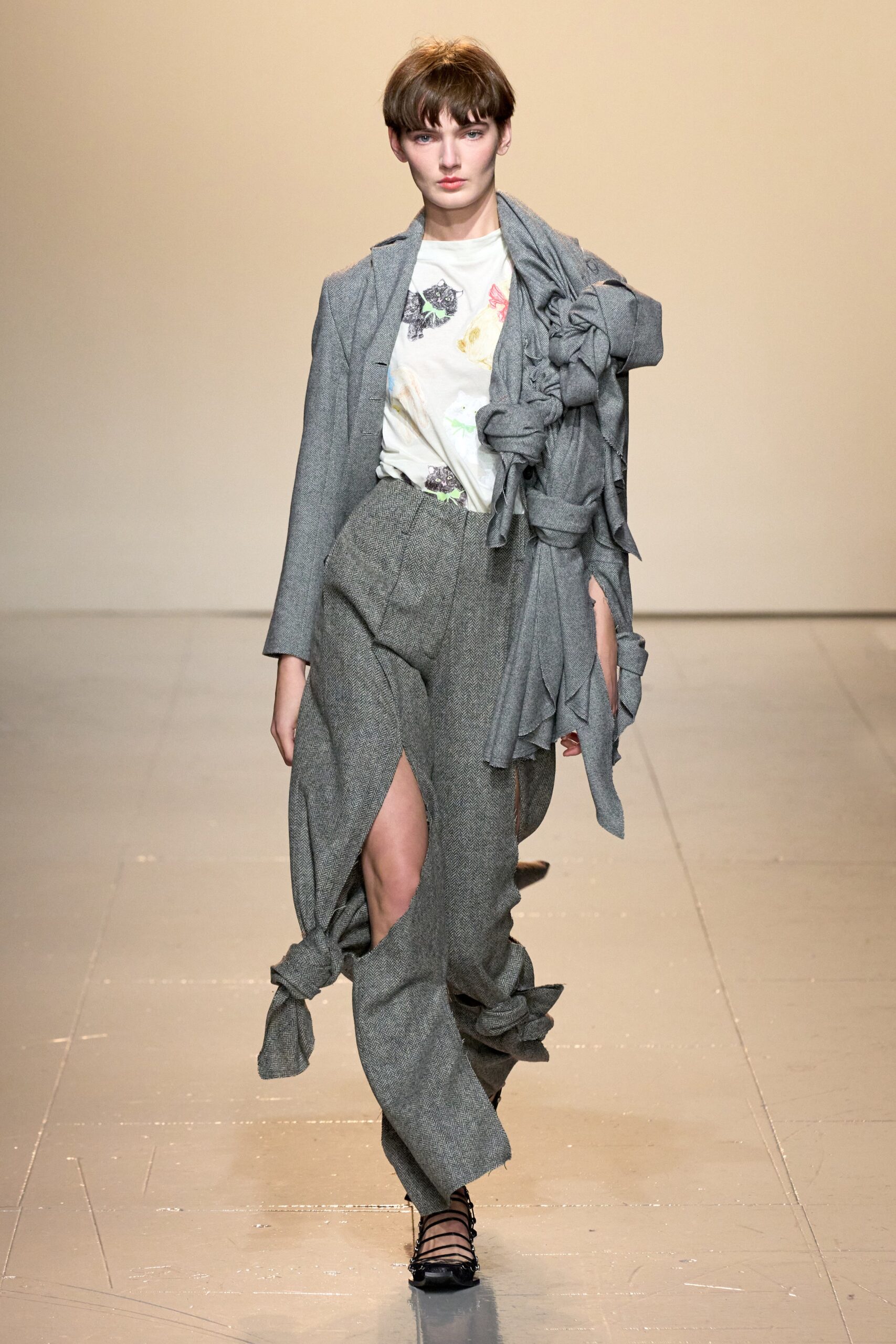 Yuhan Wang F/W 23 Look 24