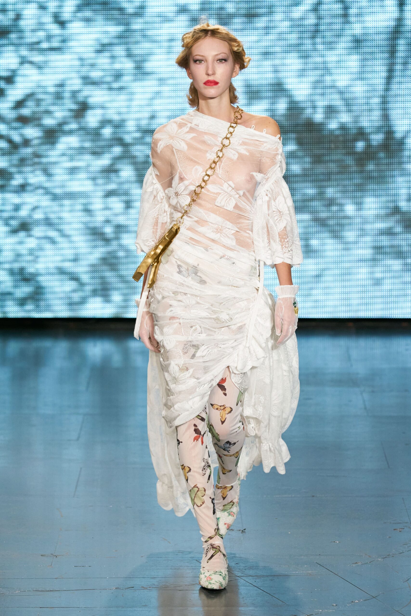 Yuhan Wang S/S 22 Look 25