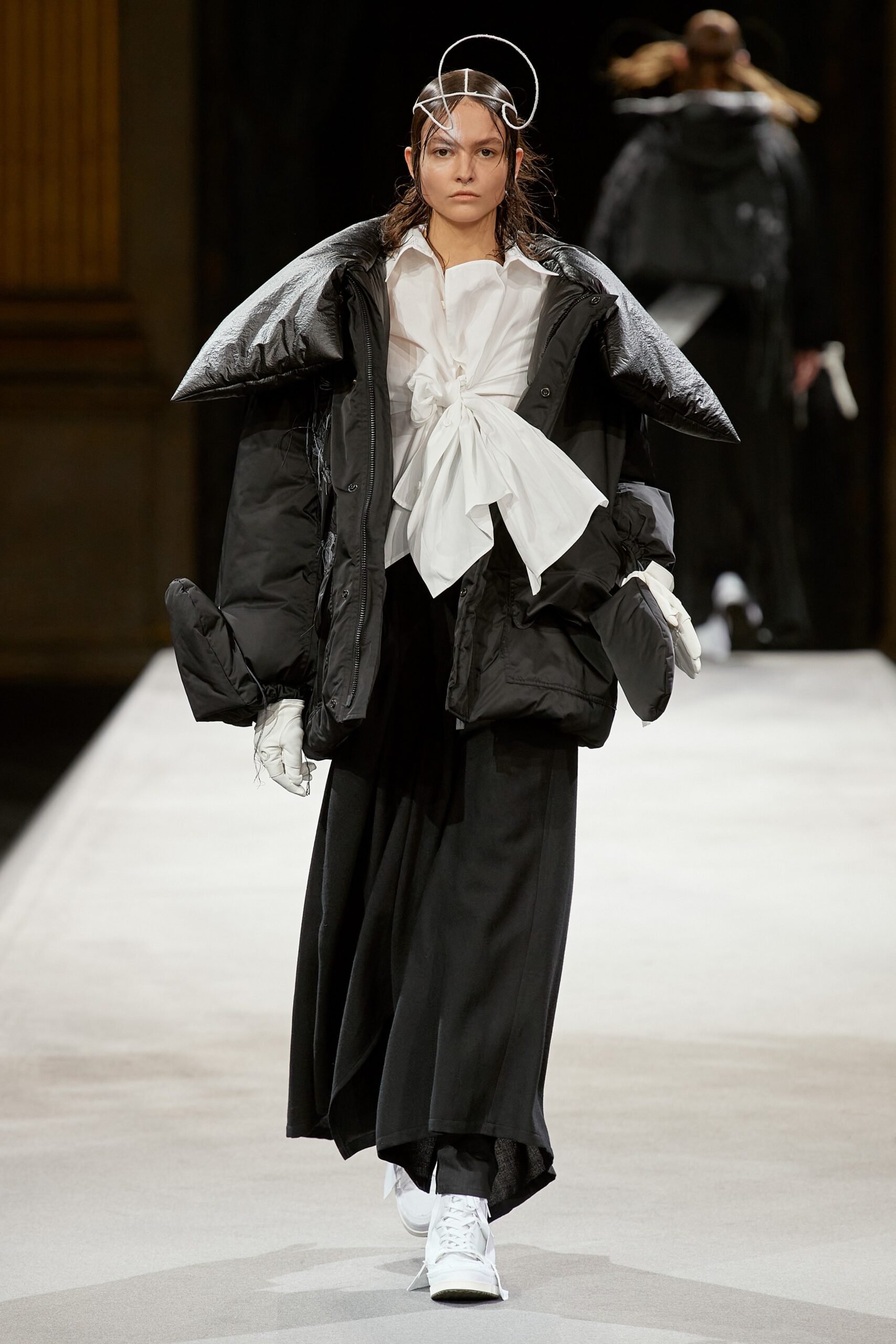 Yohji Yamamoto F/W 22 Look 25
