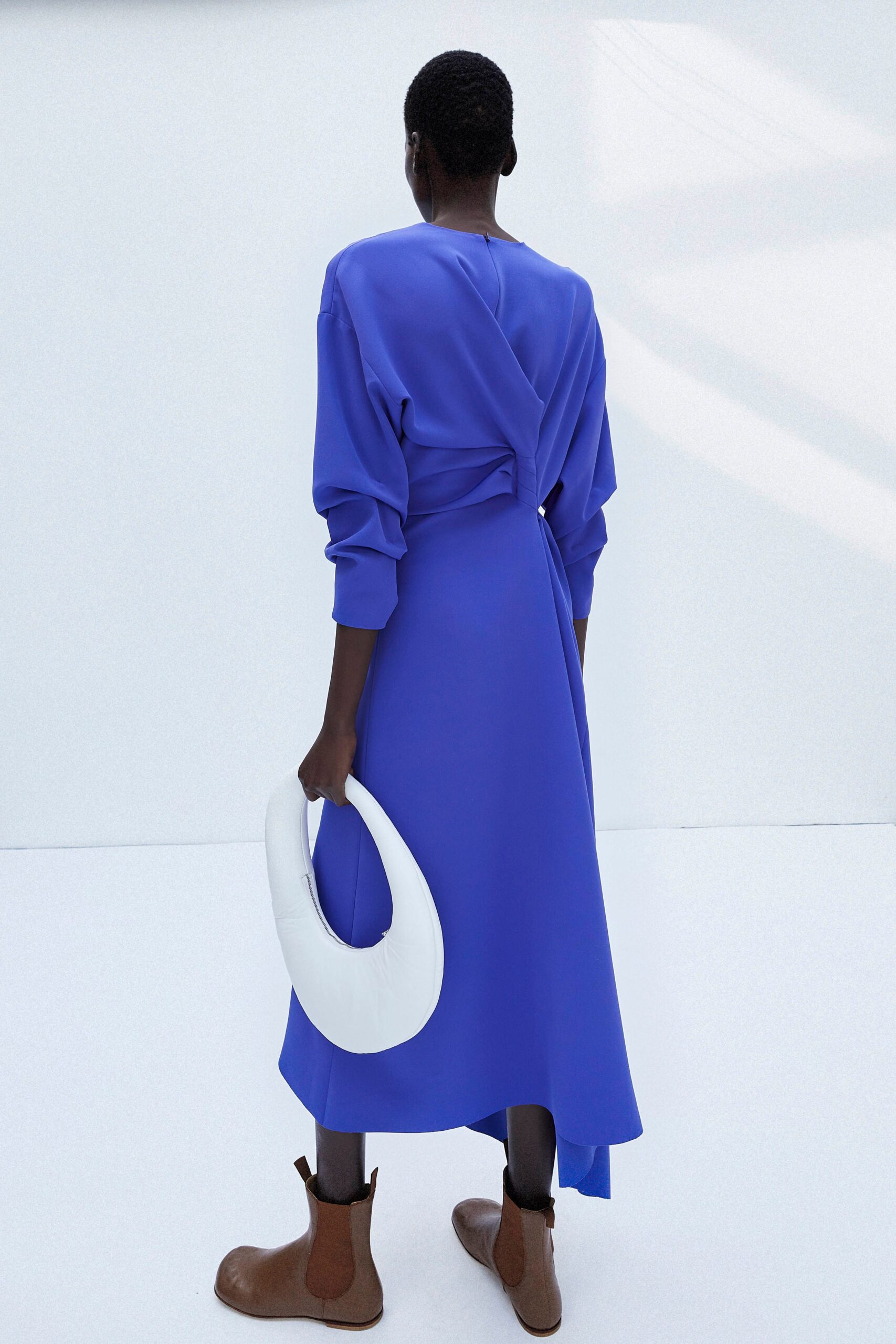 A.W.A.K.E. MODE Resort 23 Look 461