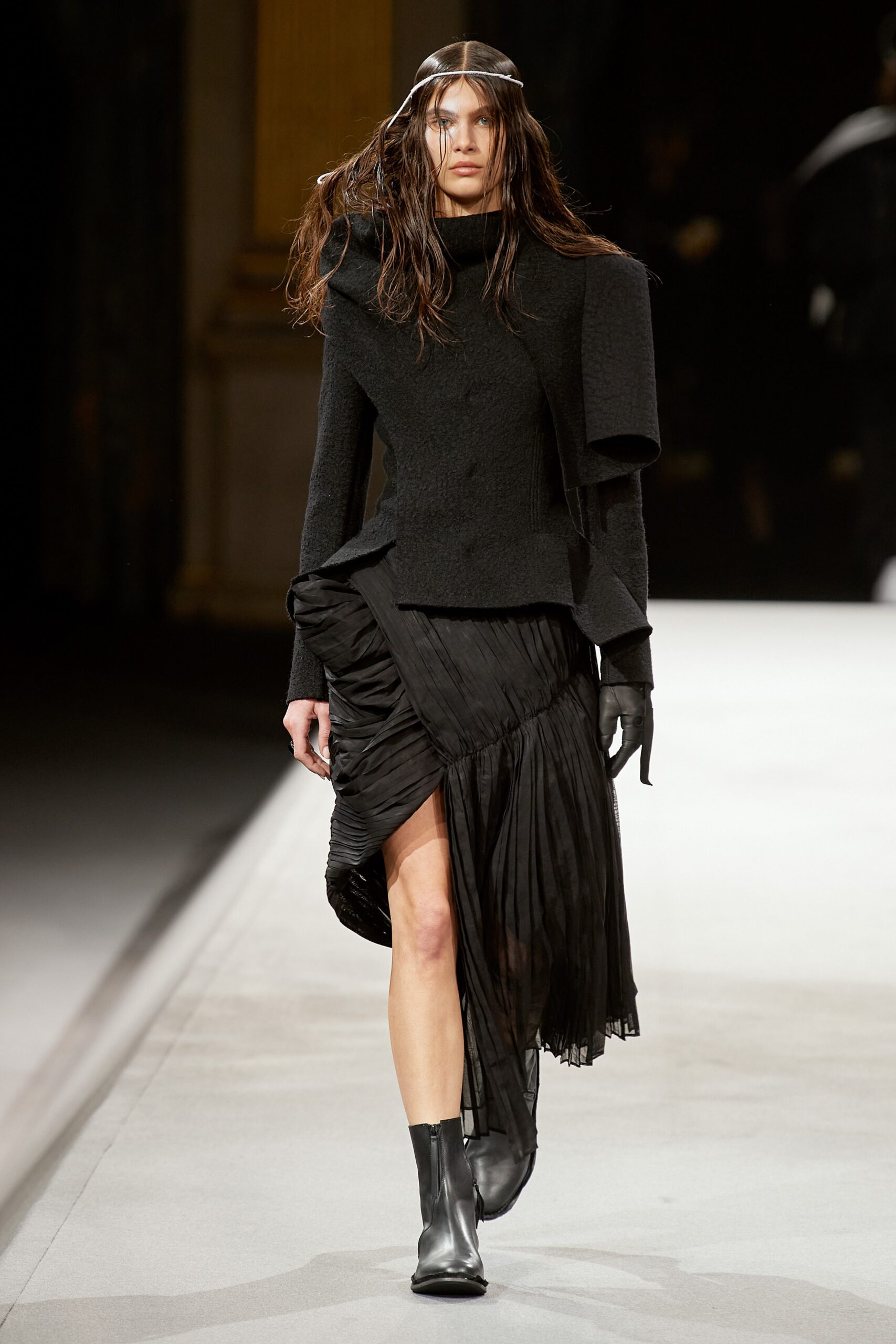 Yohji Yamamoto F/W 22 Look 26