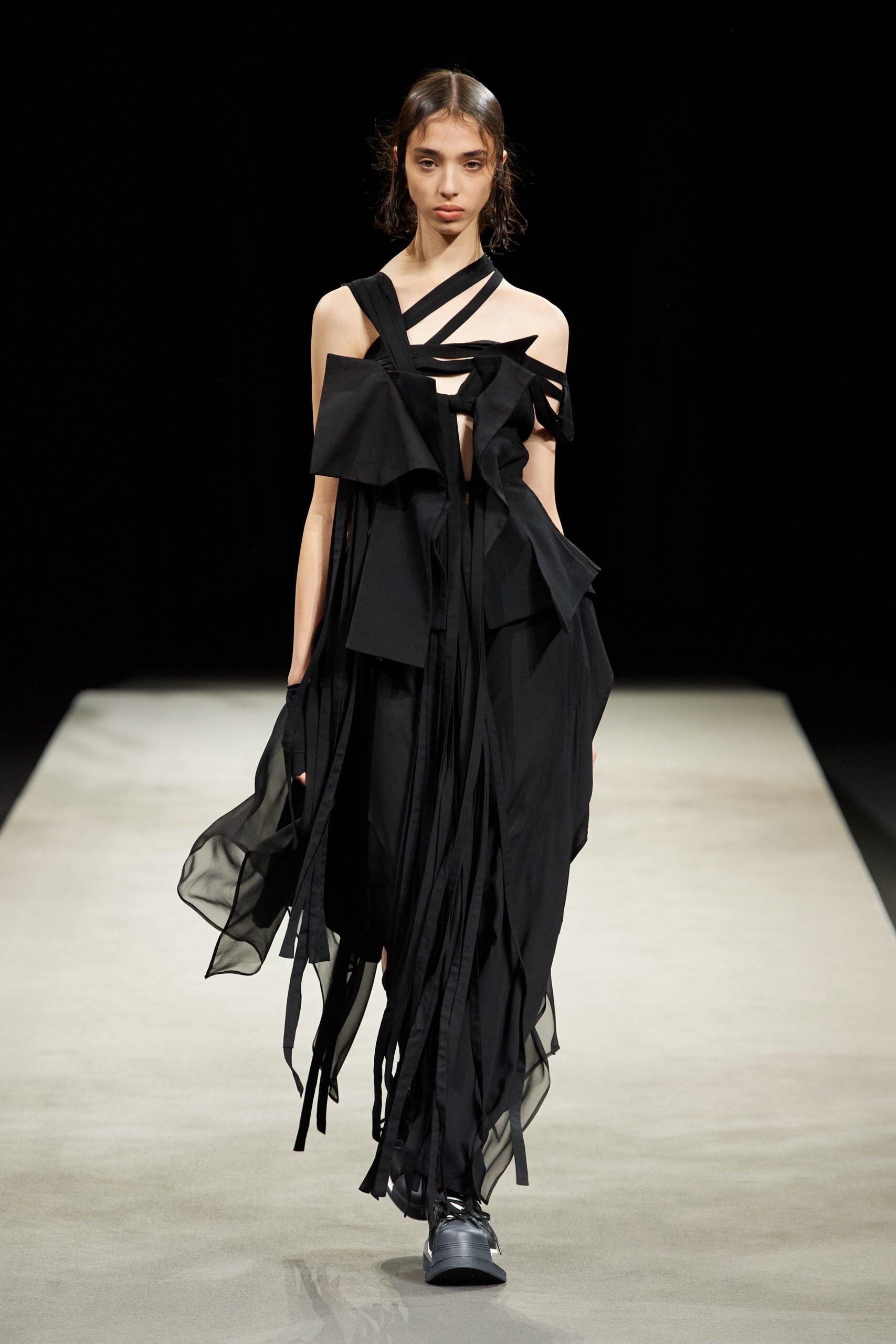 Yohji Yamamoto S/S 23 Look 26