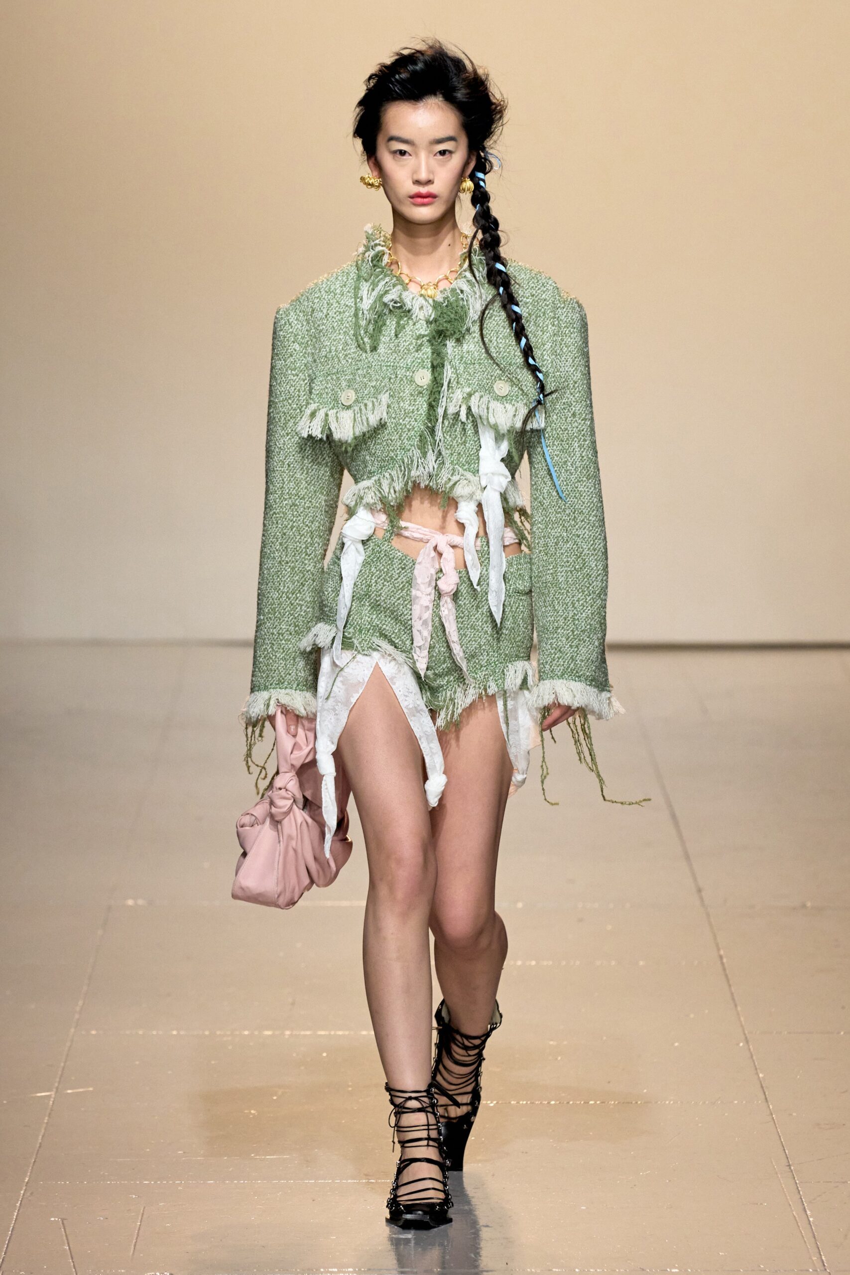 Yuhan Wang F/W 23 Look 26