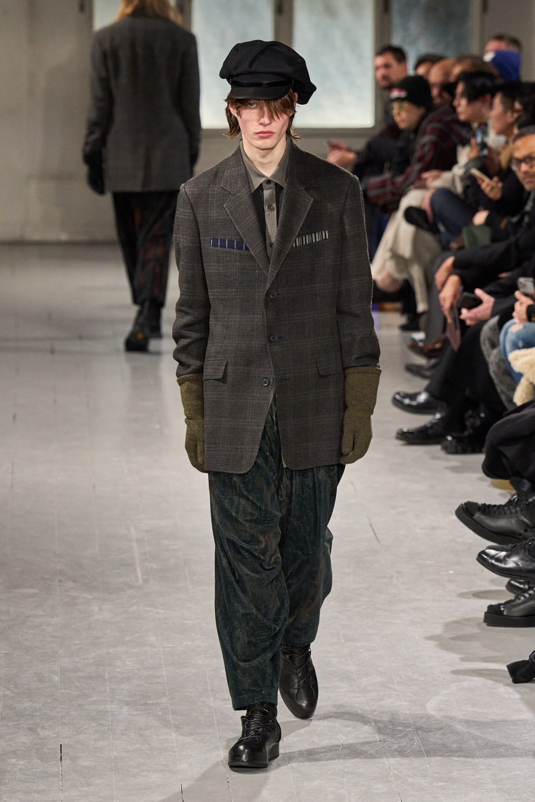 Yohji Yamamoto F/W 23 Menswear Look 27